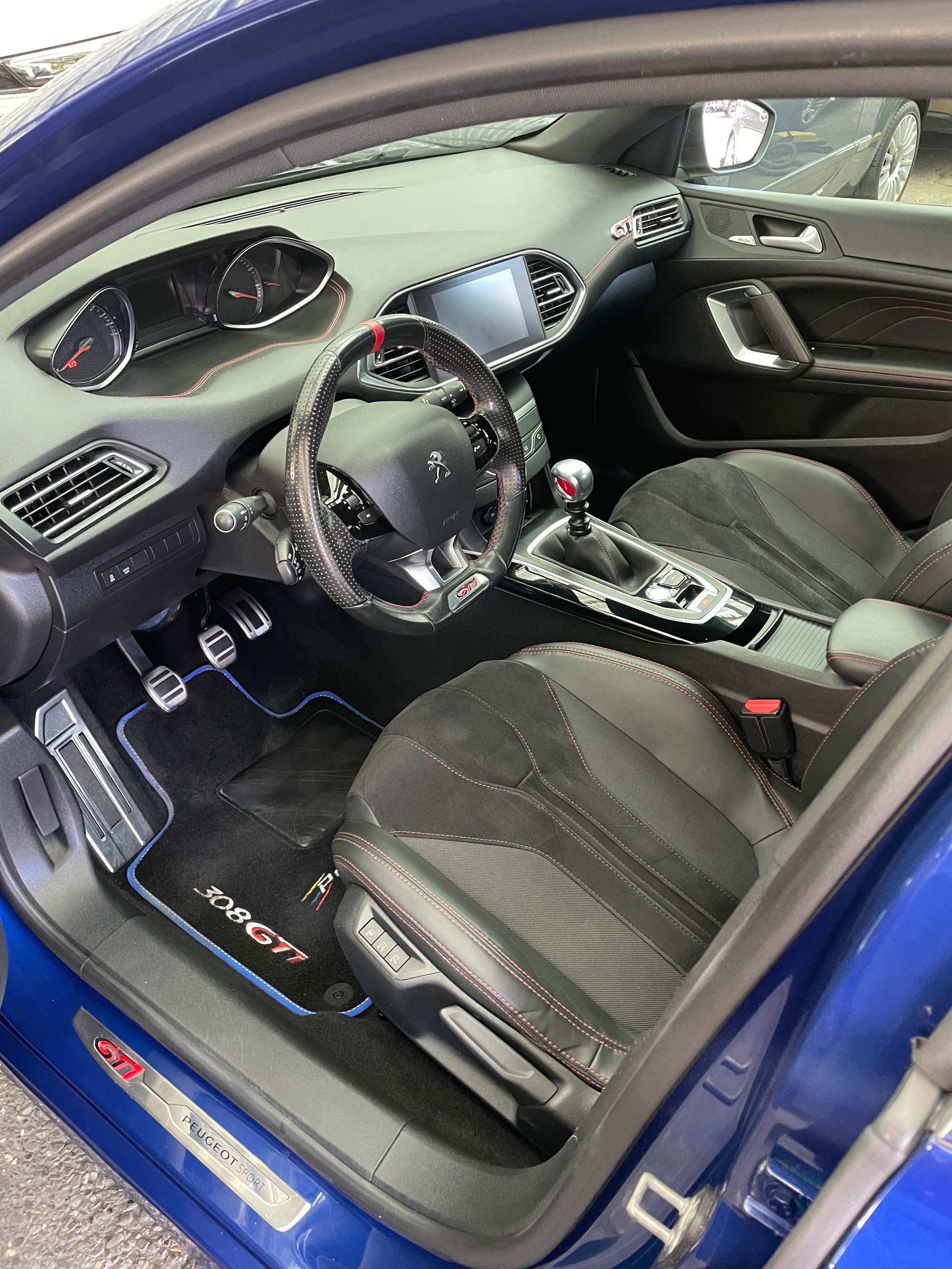 PEUGEOT 308 1.6 GTi-image-6