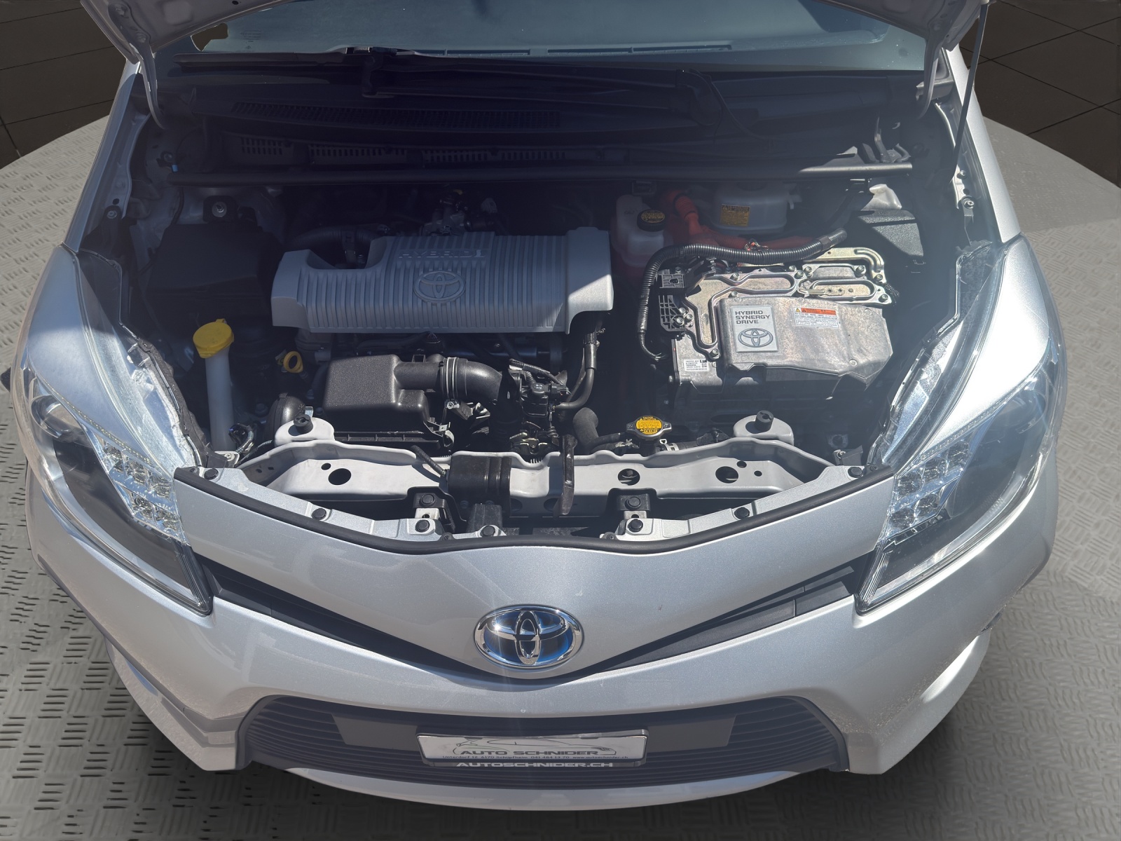 TOYOTA Yaris 1.5 VVT-i HSD Sol-image-13