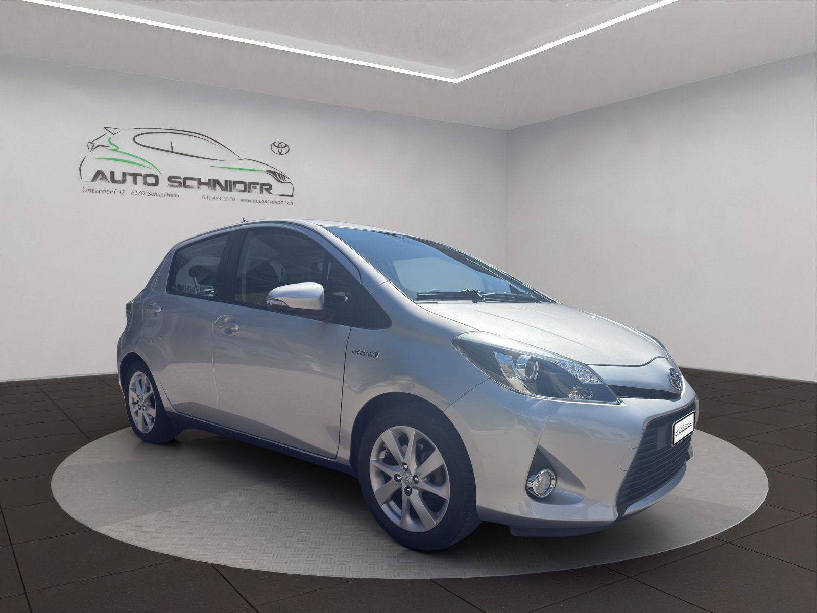 TOYOTA Yaris 1.5 VVT-i HSD Sol-image-3