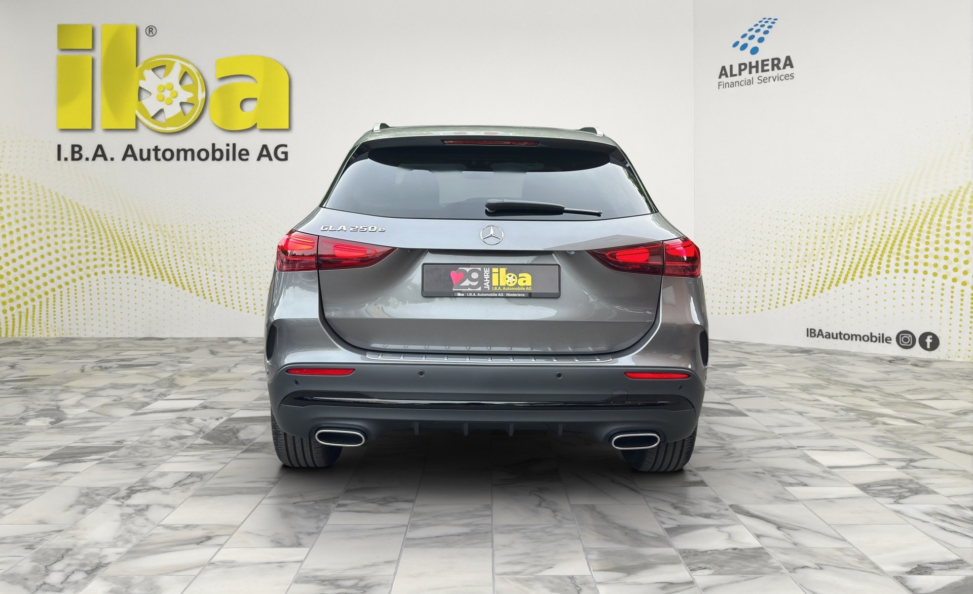 MERCEDES-BENZ GLA 250 e 8G-DCT AMG Line Night Paket FACELIFT-showroom-element-3
