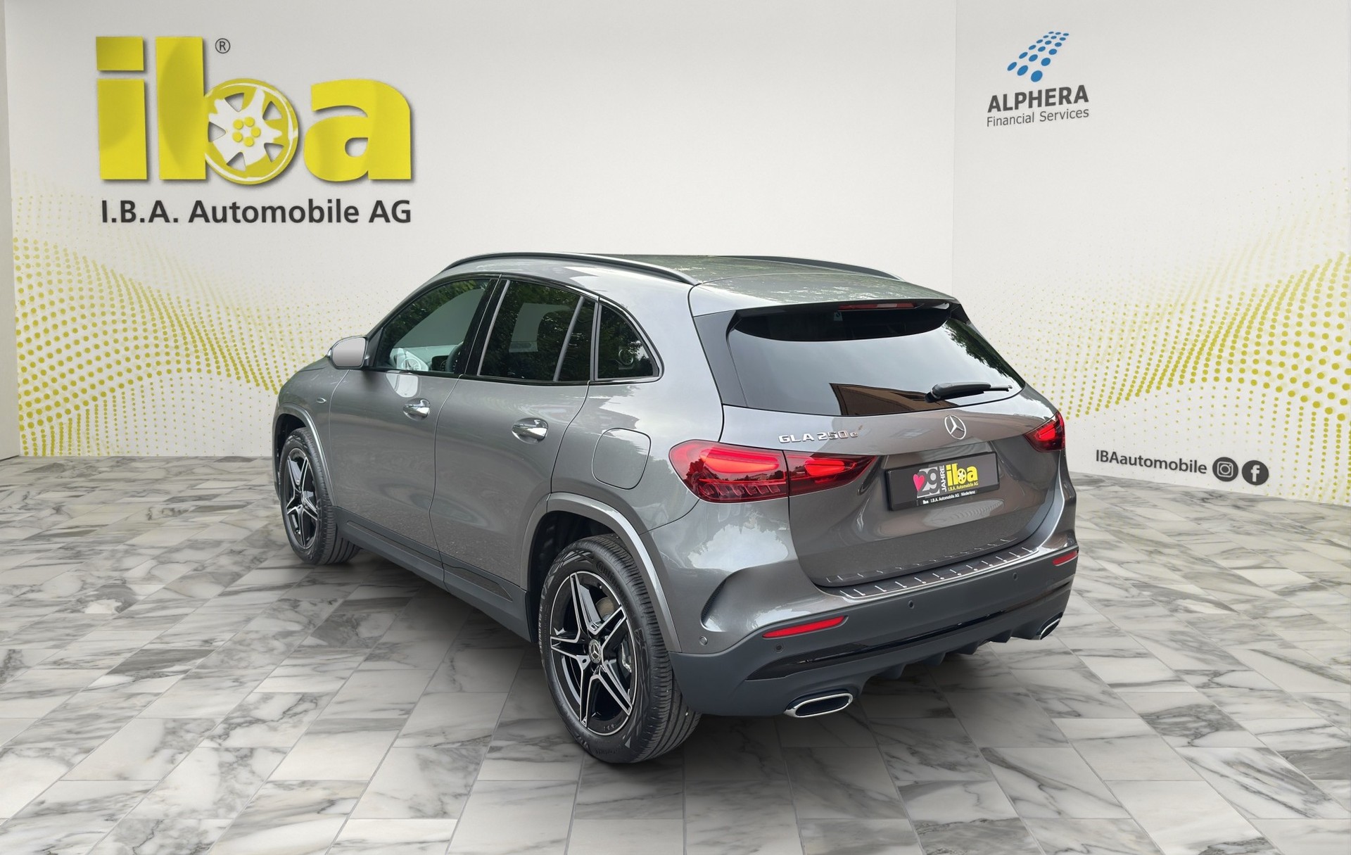 MERCEDES-BENZ GLA 250 e 8G-DCT AMG Line Night Paket FACELIFT-showroom-element-2