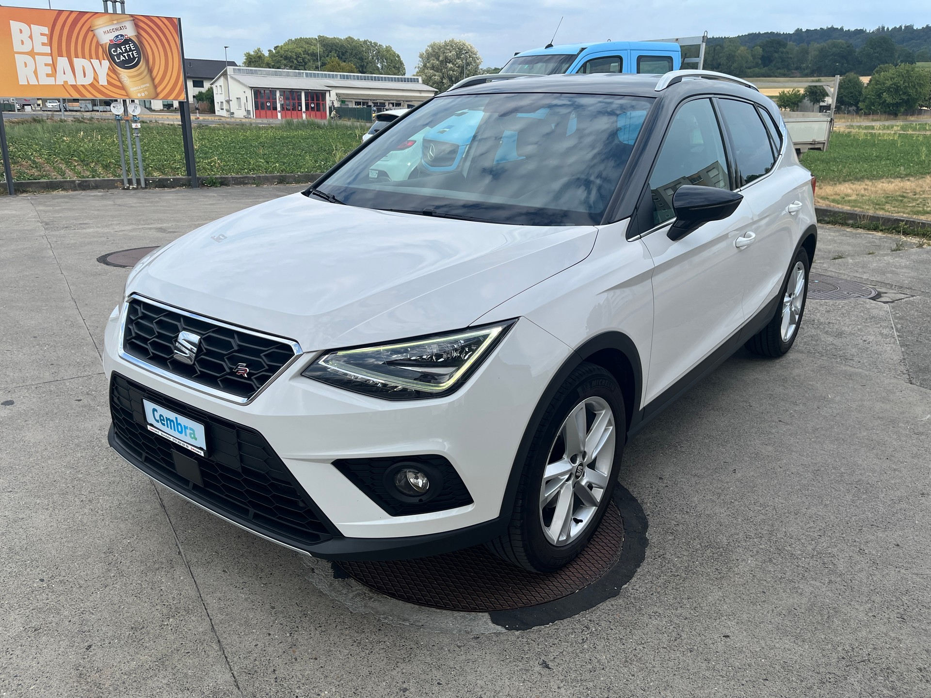 SEAT Arona 1.0 TSI Eco DSG FR 116CV de 1ère main, très bien soignée! Blanc avec toit noir-image-1