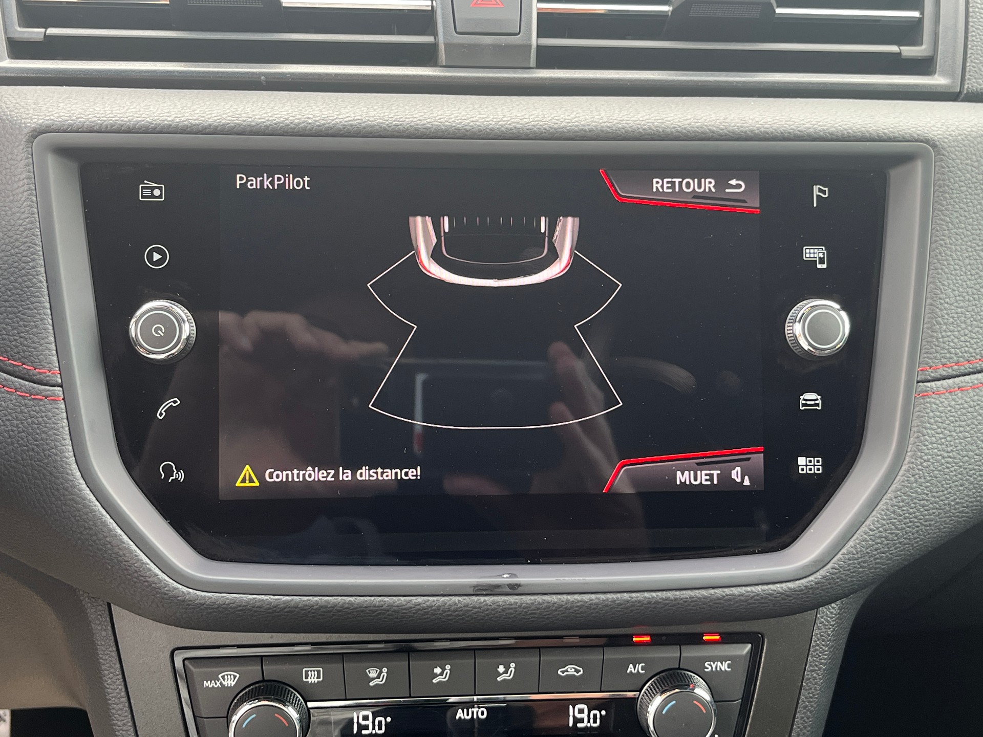 SEAT Arona 1.0 TSI Eco DSG FR 116CV de 1ère main, très bien soignée! Blanc avec toit noir-image-10