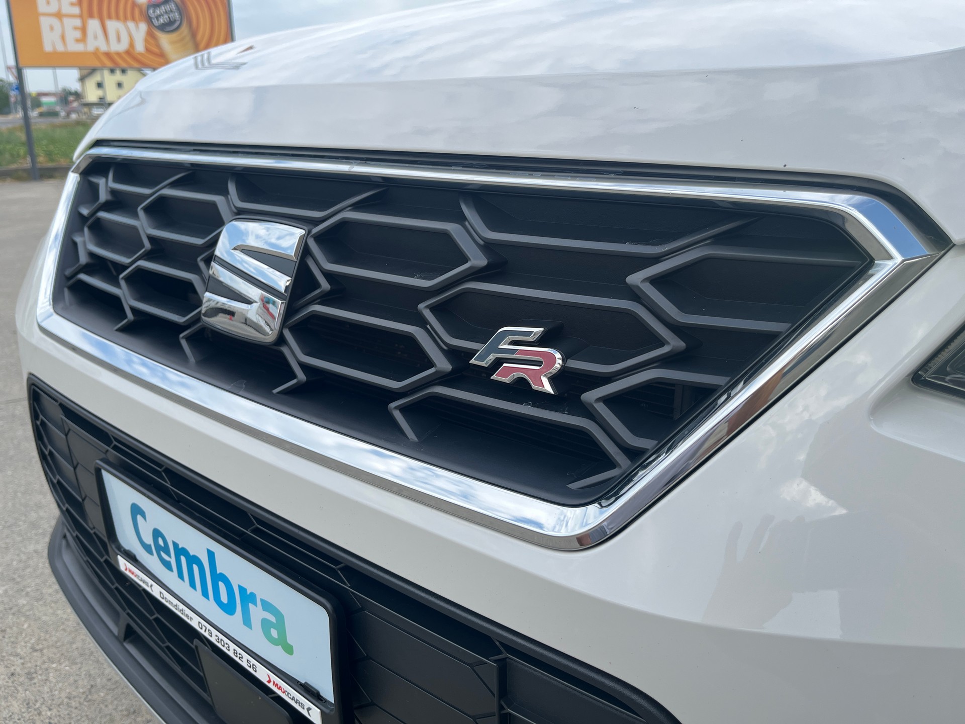 SEAT Arona 1.0 TSI Eco DSG FR 116CV de 1ère main, très bien soignée! Blanc avec toit noir-image-4