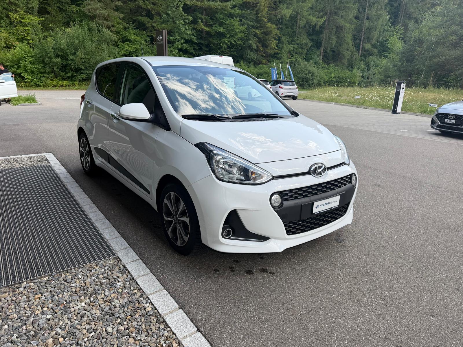 HYUNDAI i10 1.2 Vertex Automatic-image-3