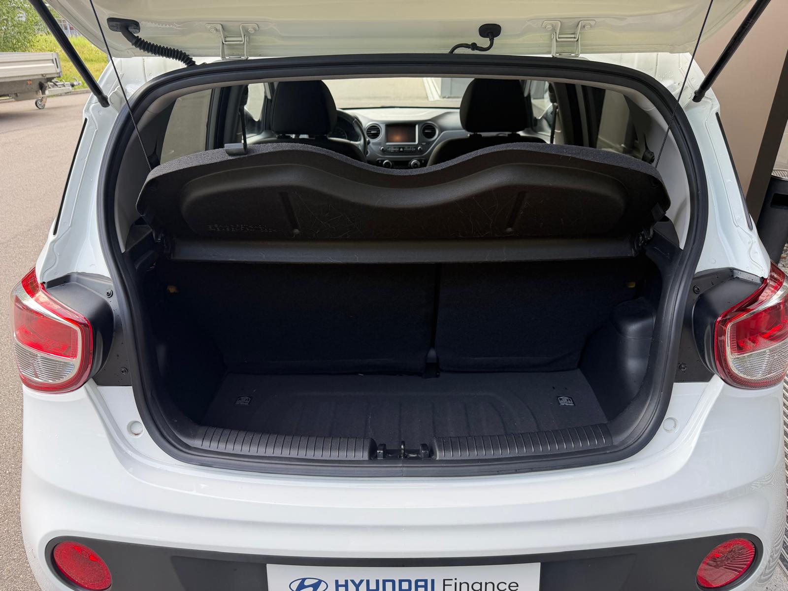 HYUNDAI i10 1.2 Vertex Automatic-image-7