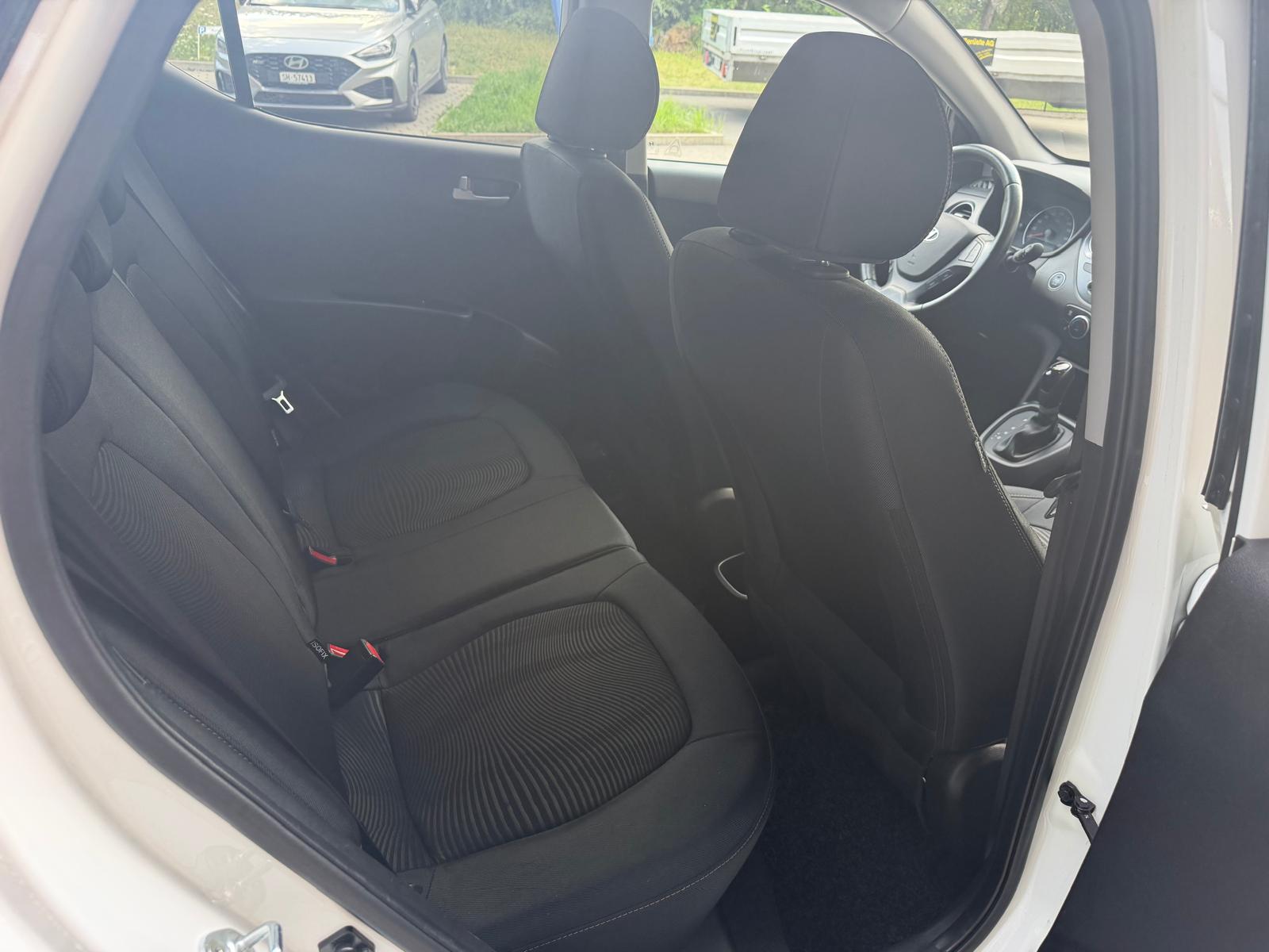 HYUNDAI i10 1.2 Vertex Automatic-image-8