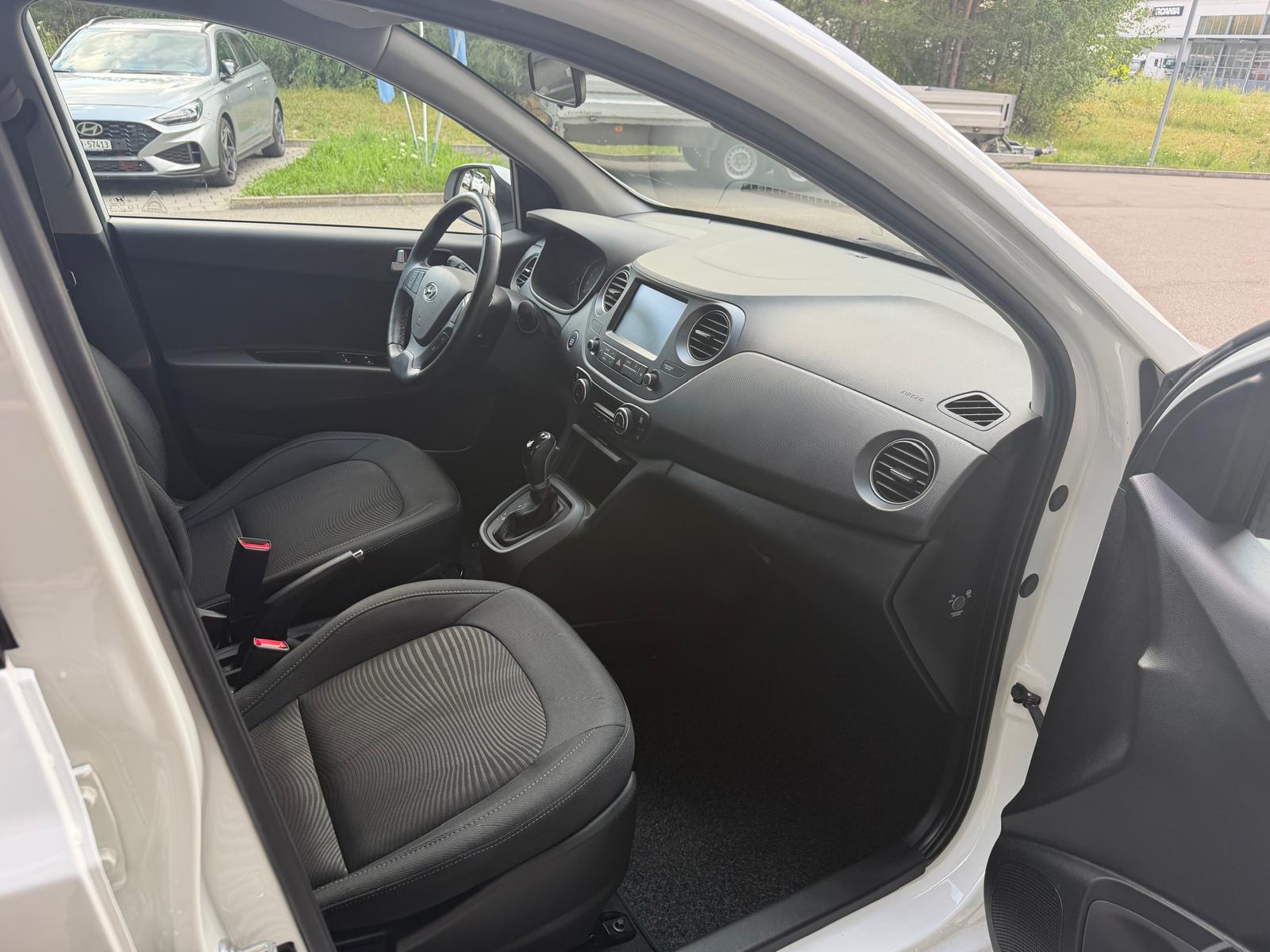 HYUNDAI i10 1.2 Vertex Automatic-image-9