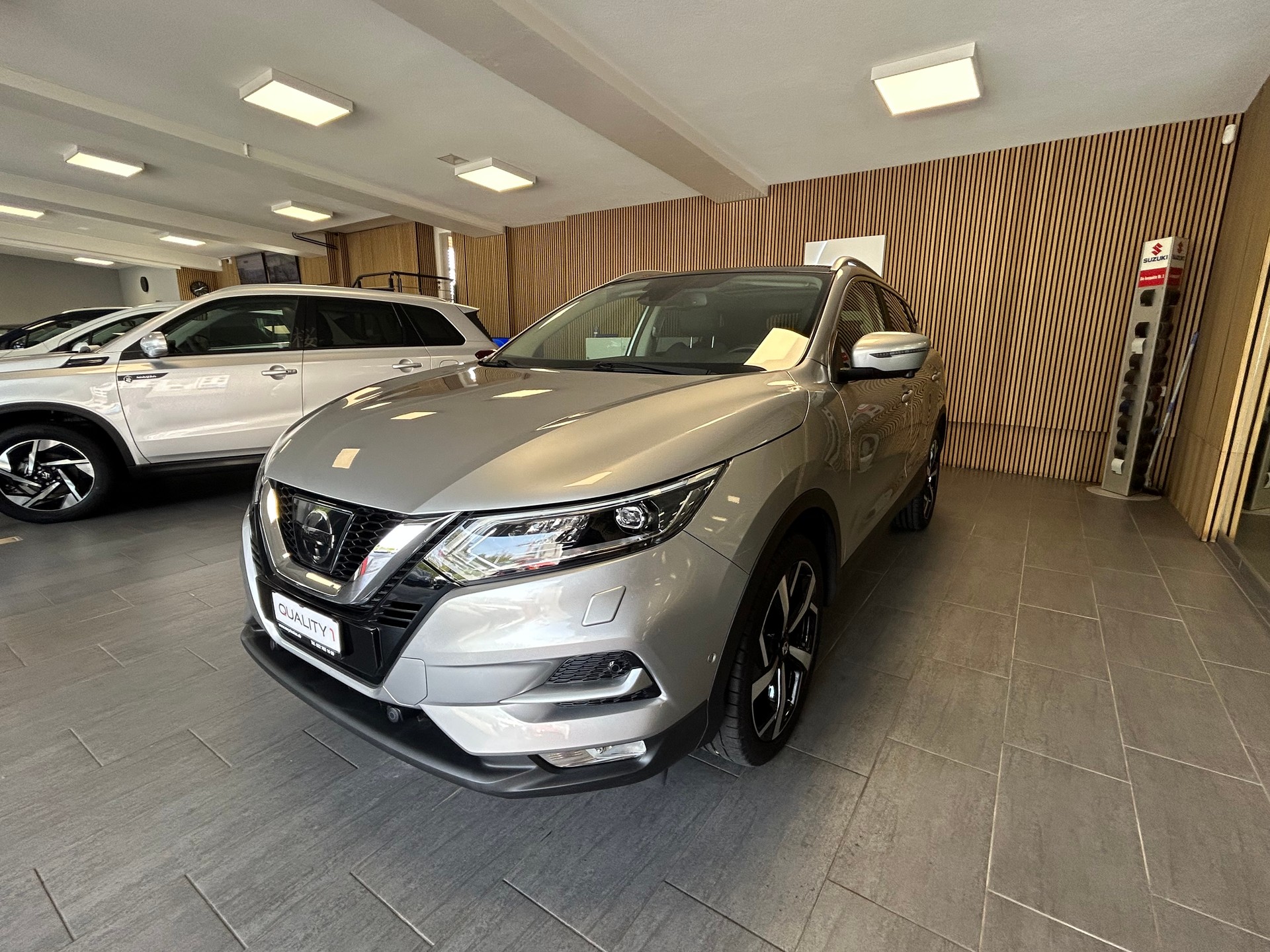 NISSAN Qashqai 1.2 DIG-T Tekna-image-3