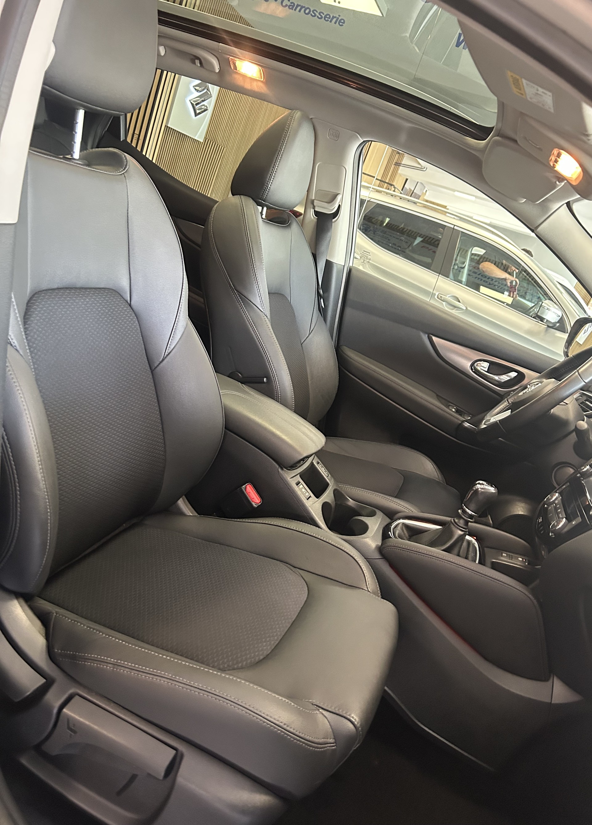 NISSAN Qashqai 1.2 DIG-T Tekna-image-13