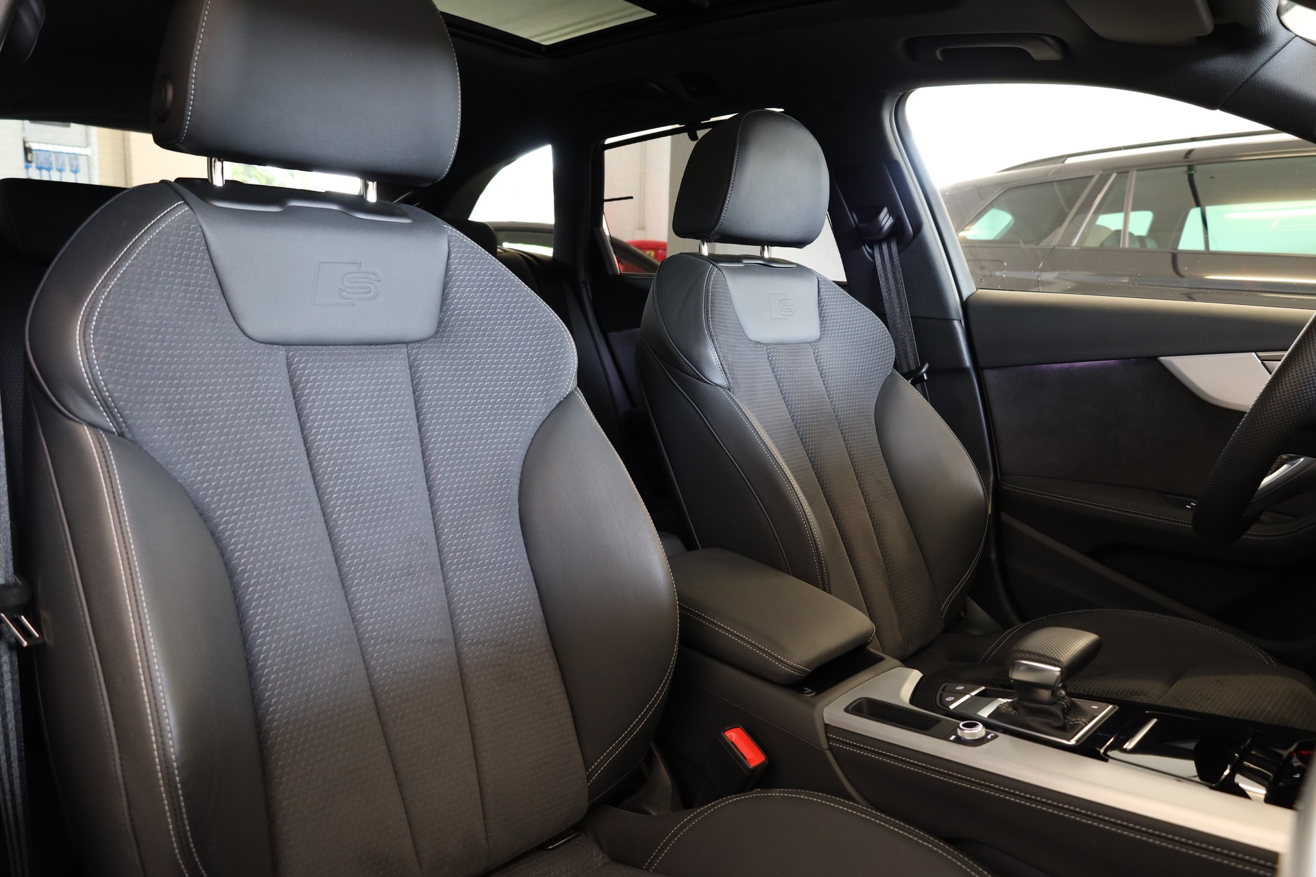 AUDI A4 Avant 40 TDI S line quattro S-tronic-image-18