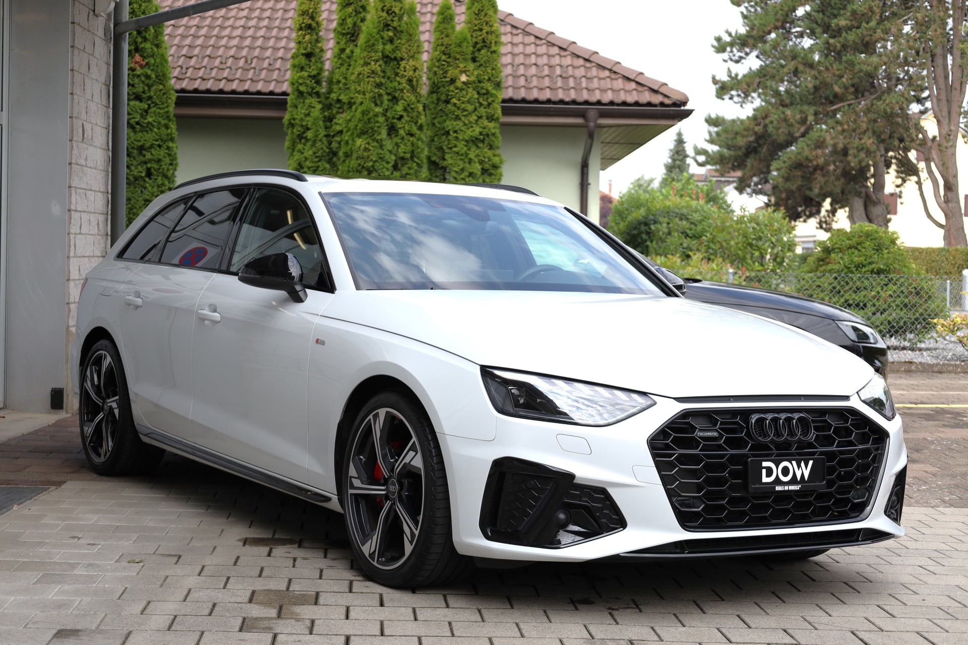 AUDI A4 Avant 40 TDI S line quattro S-tronic-image-1