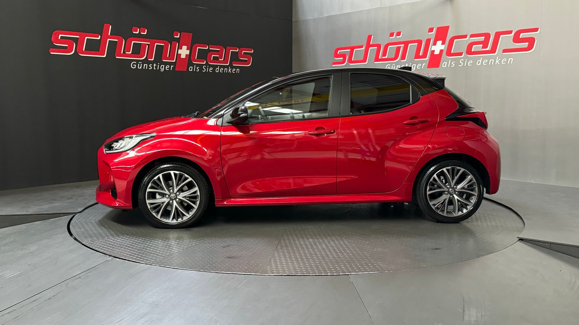 TOYOTA Yaris 1.5 Premium e-CVT-image-1