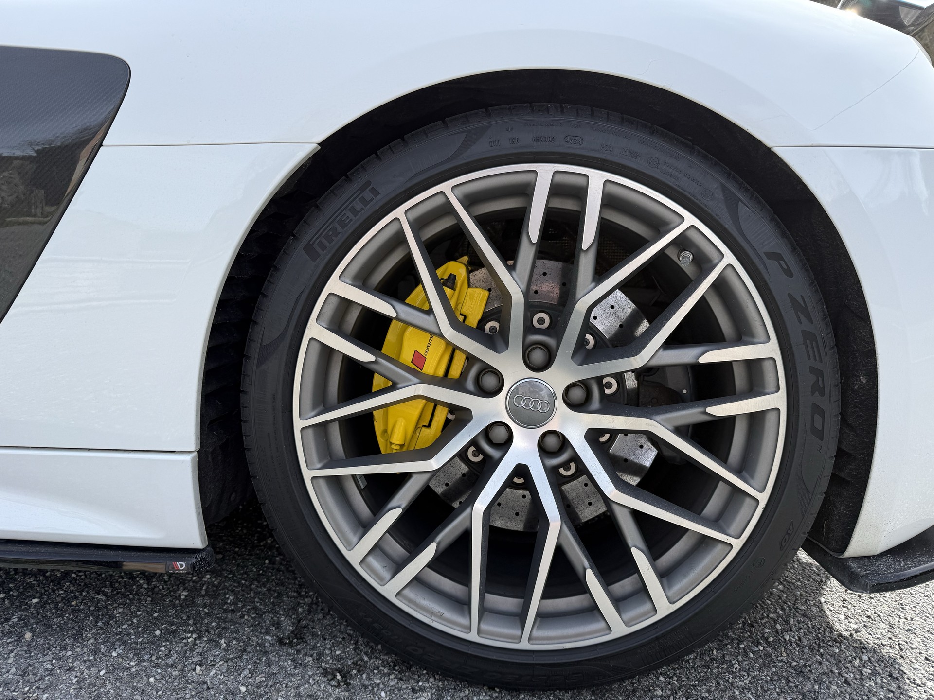AUDI 5.2 FSI V10 plus quattro S-Tronic-image-6