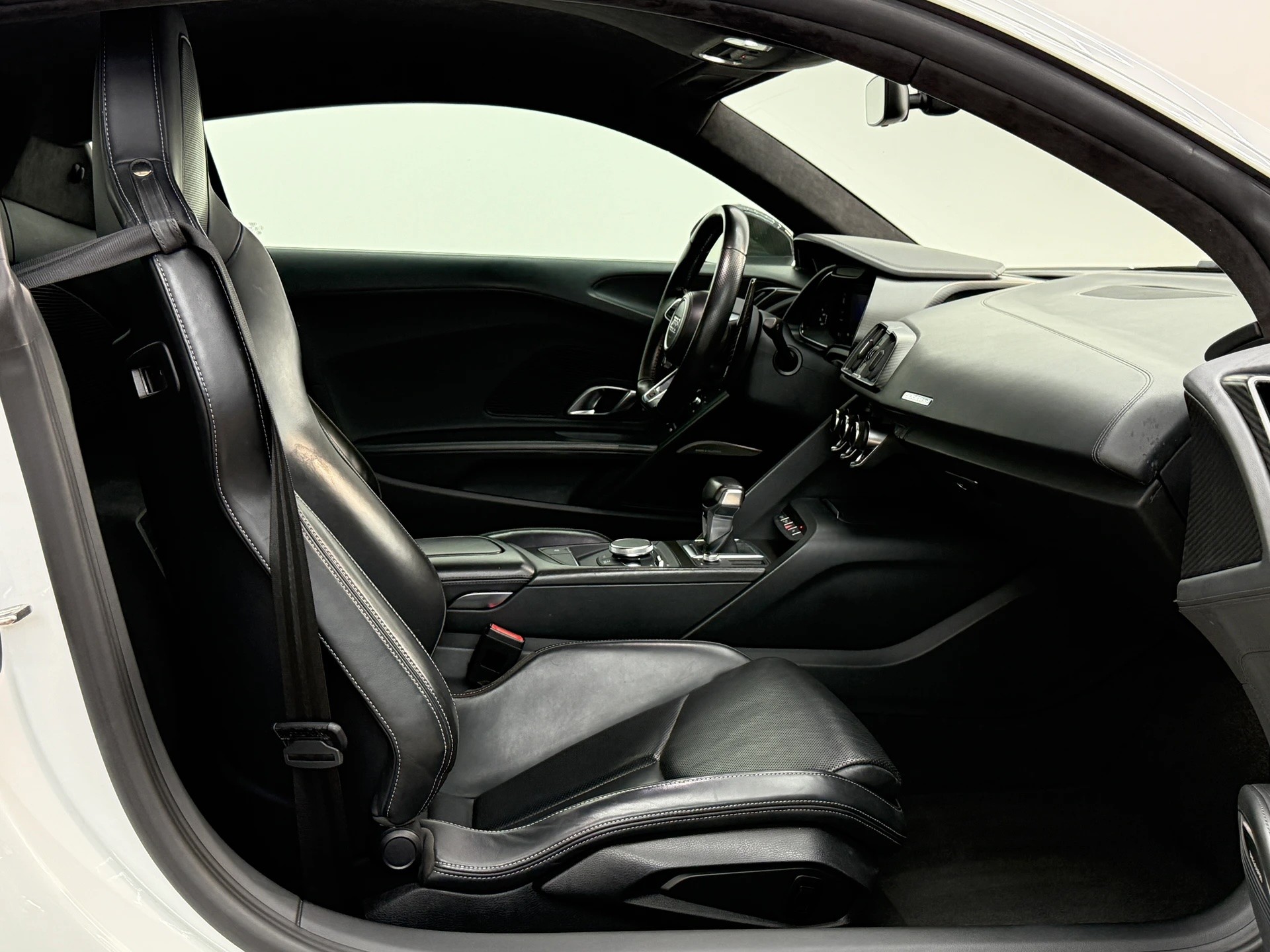 AUDI 5.2 FSI V10 plus quattro S-Tronic-image-9