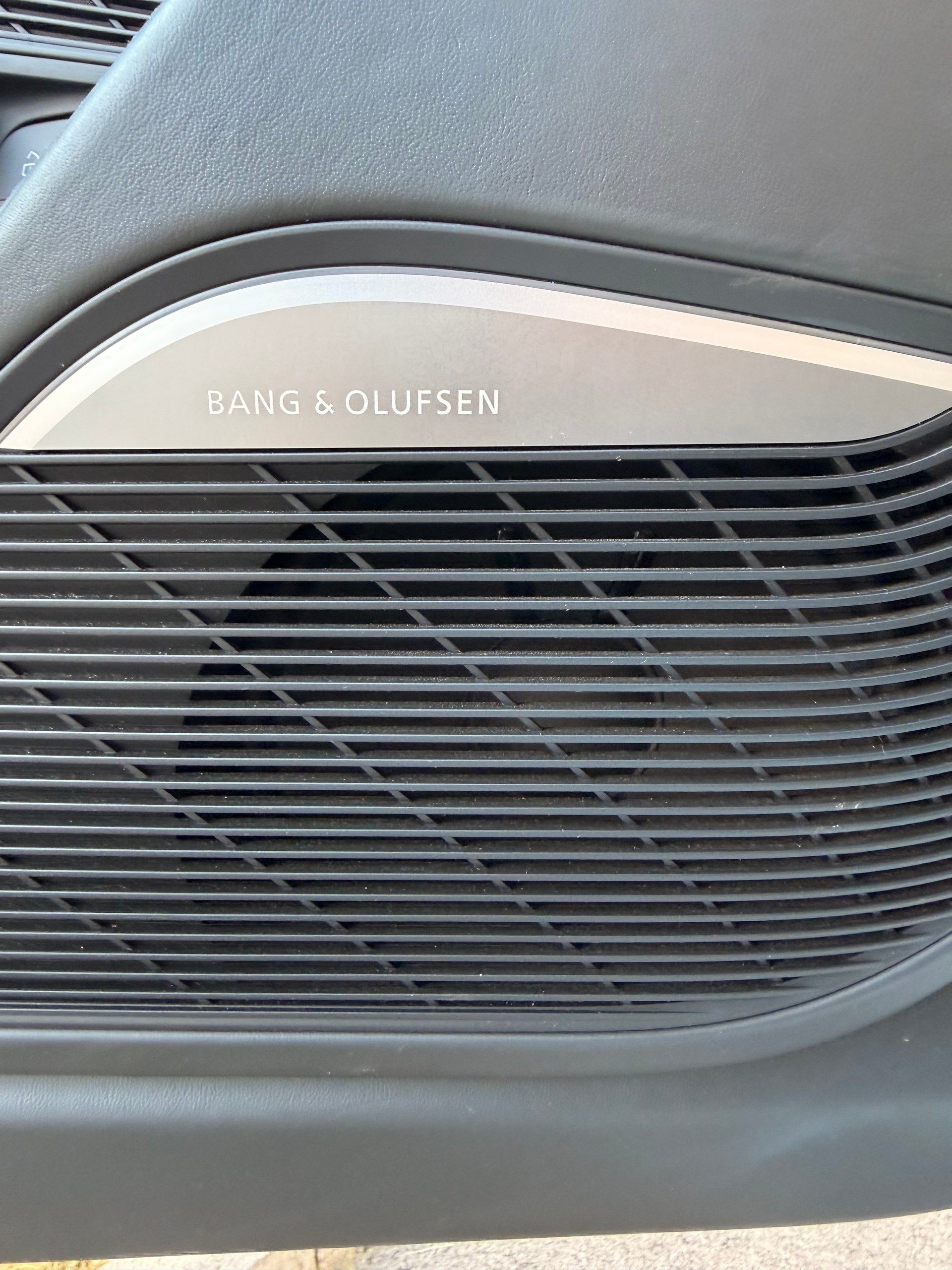 AUDI 5.2 FSI V10 plus quattro S-Tronic-image-12