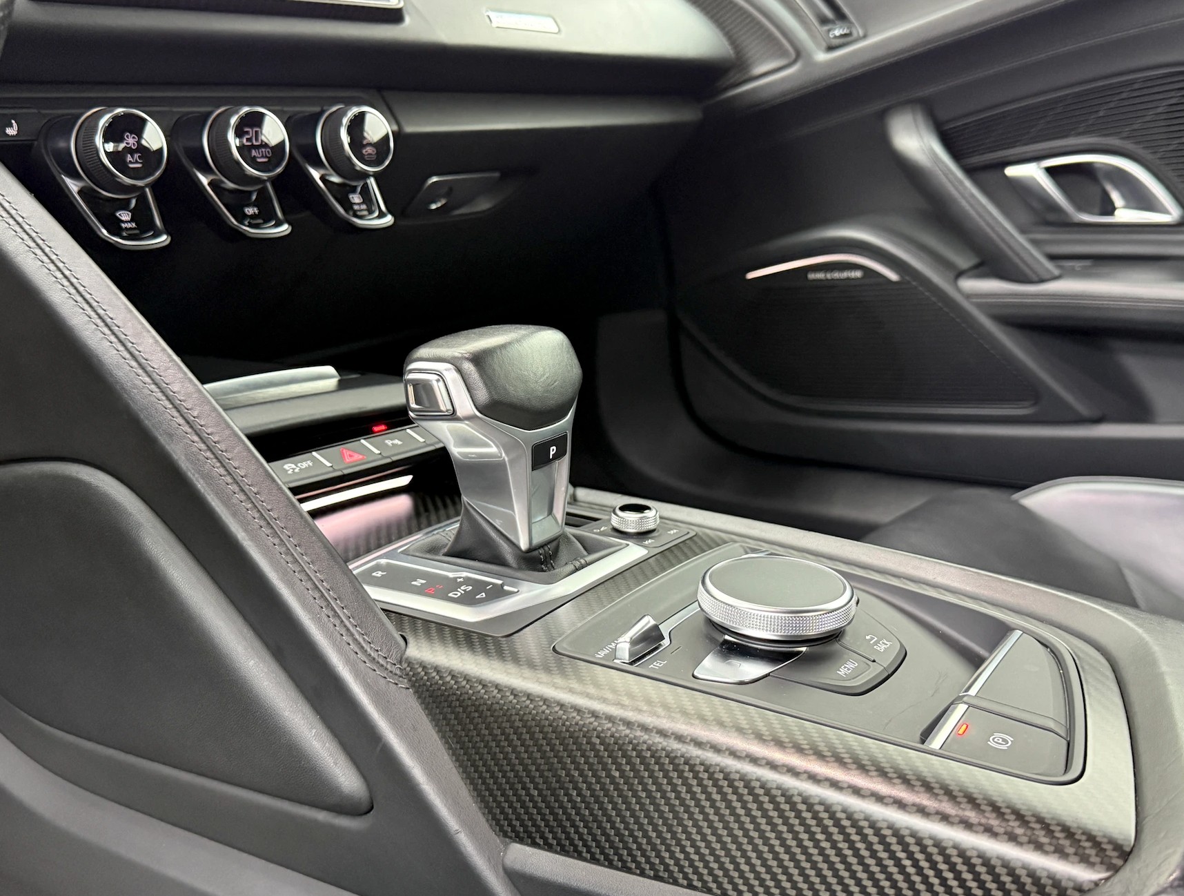 AUDI 5.2 FSI V10 plus quattro S-Tronic-image-11