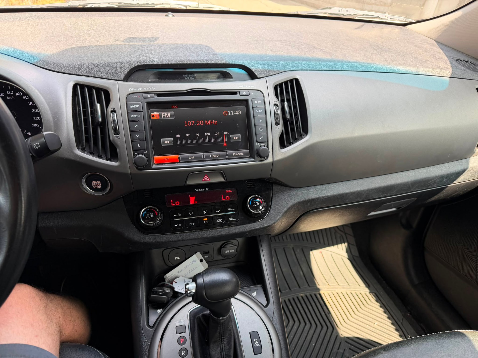 KIA Sportage 2.0 CRDi Style 4WD Automatic-image-7