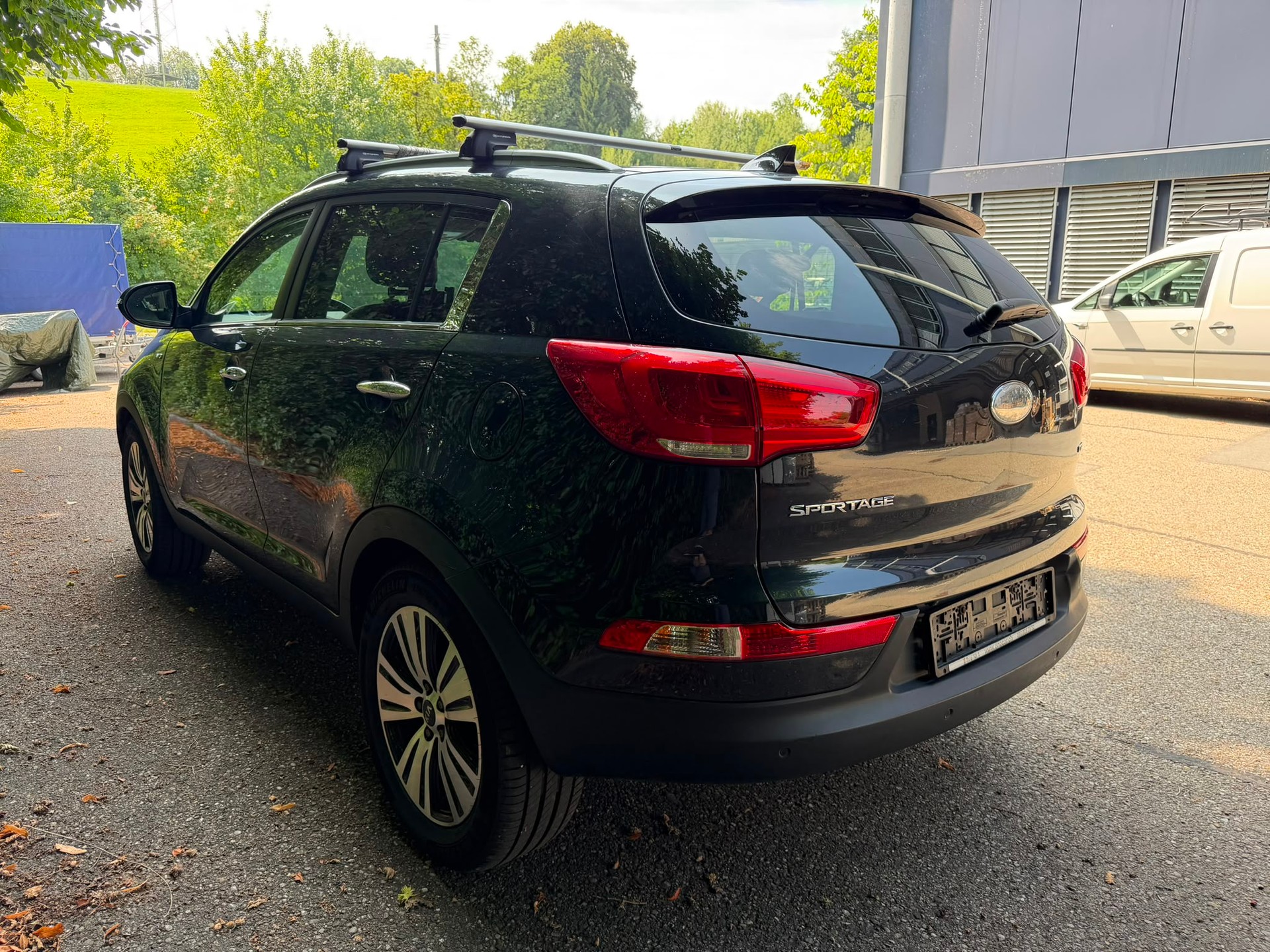 KIA Sportage 2.0 CRDi Style 4WD Automatic-image-4