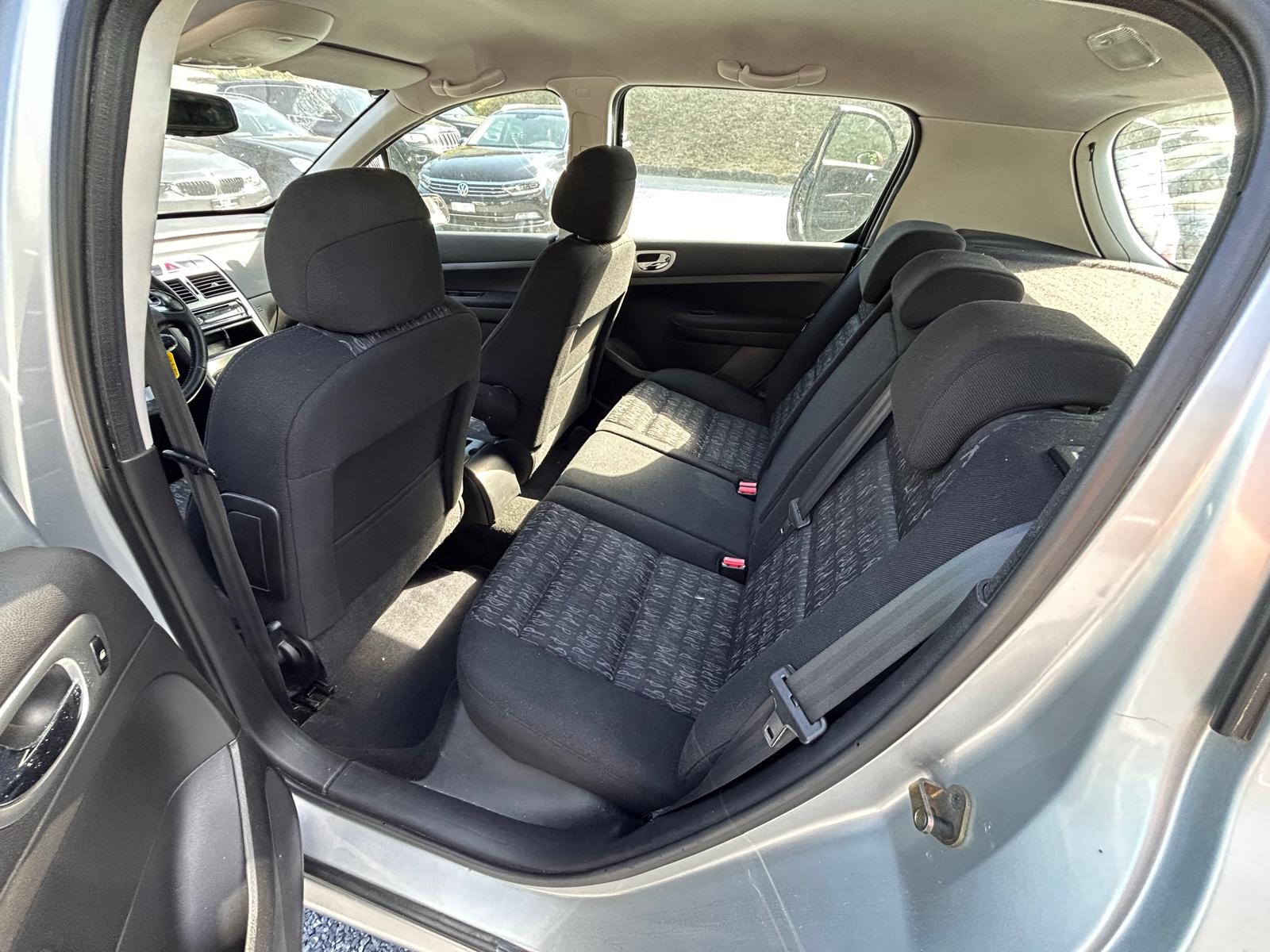 PEUGEOT 307 2.0 16V XS-image-5