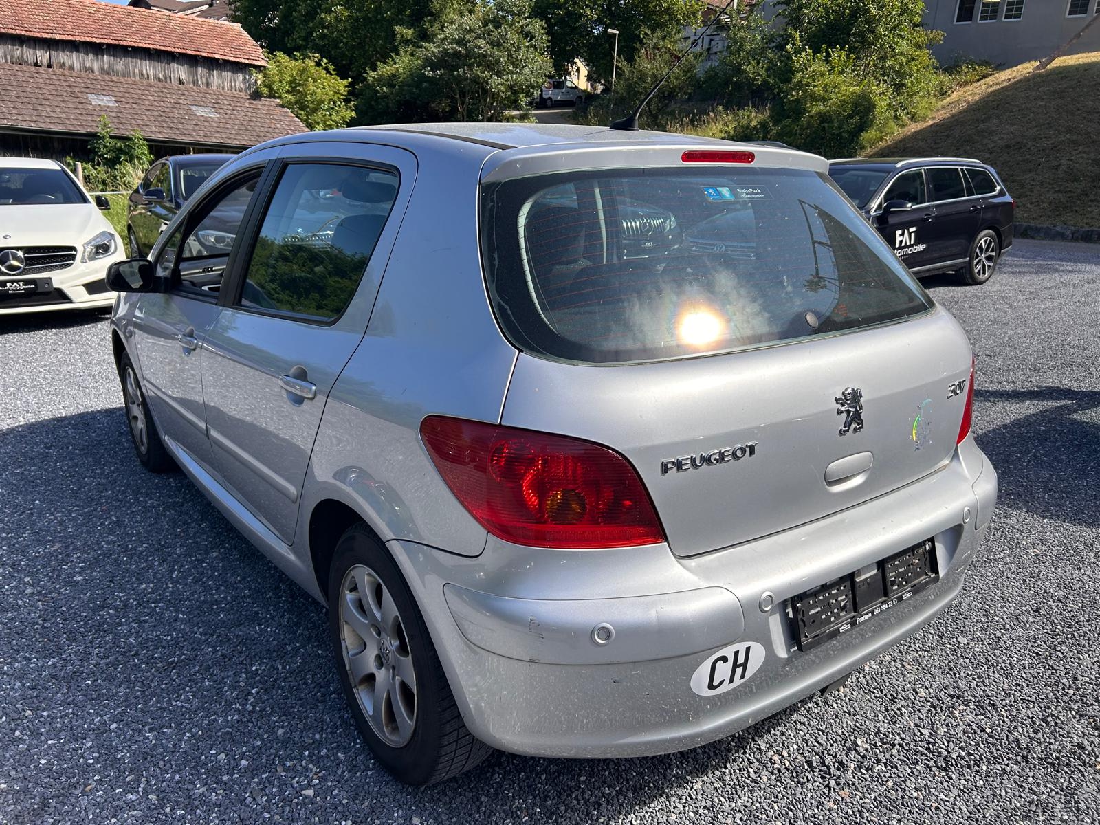 PEUGEOT 307 2.0 16V XS-image-1