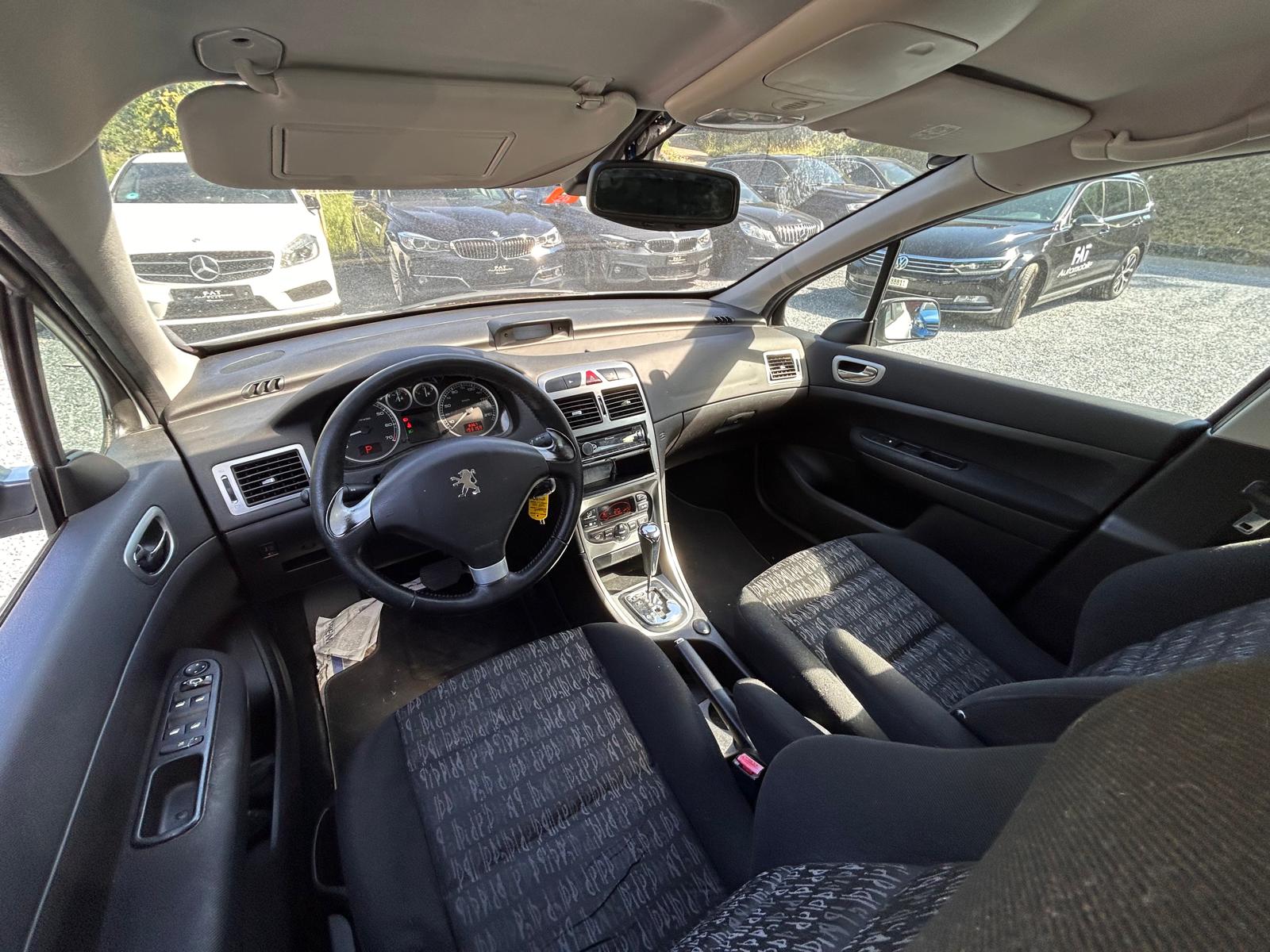 PEUGEOT 307 2.0 16V XS-image-6