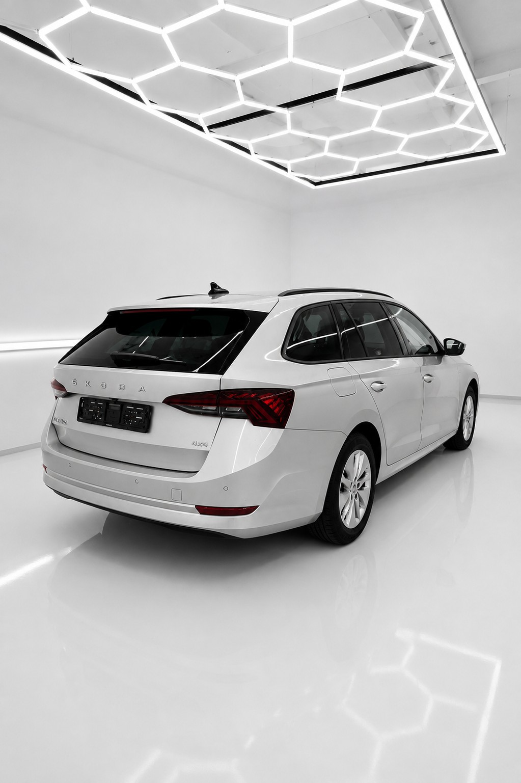 SKODA Octavia Combi 2.0 TDI DSG Ambition 4x4-image-1