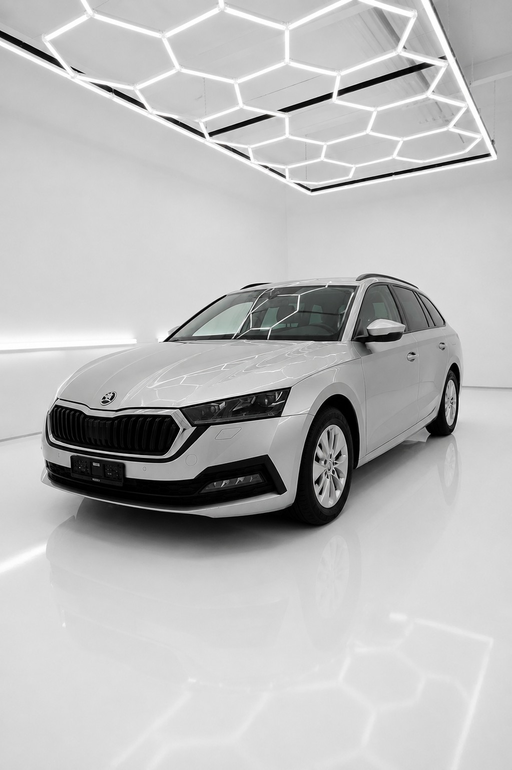 SKODA Octavia Combi 2.0 TDI DSG Ambition 4x4-image-0