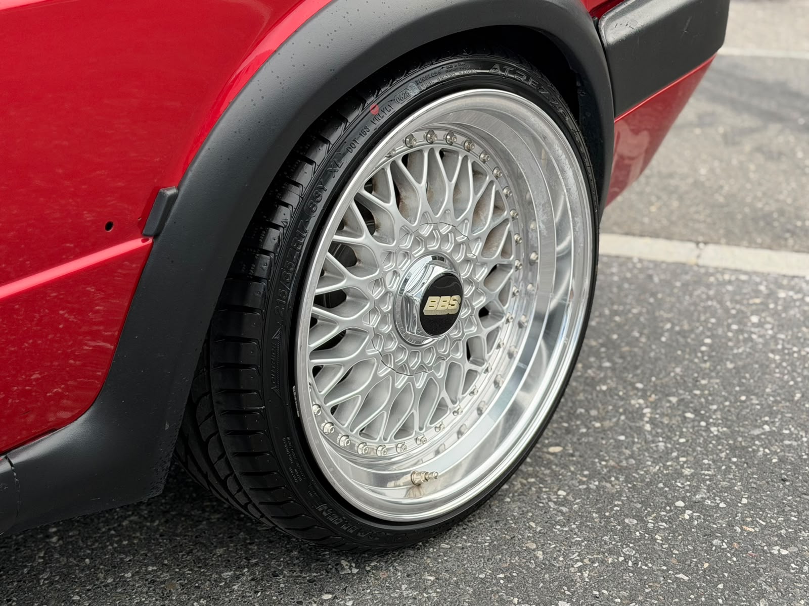VW Golf 1800 GTI G60 Red&Black Edition-image-2
