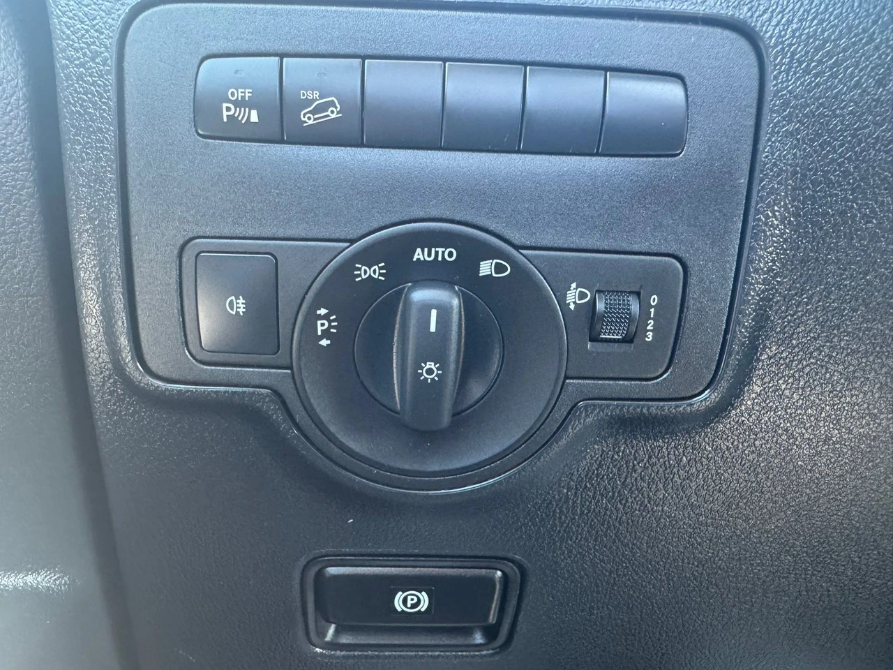 MERCEDES-BENZ Vito 114 CDI 9G-Tronic 4x4 mit Anhängerkupplung-image-15