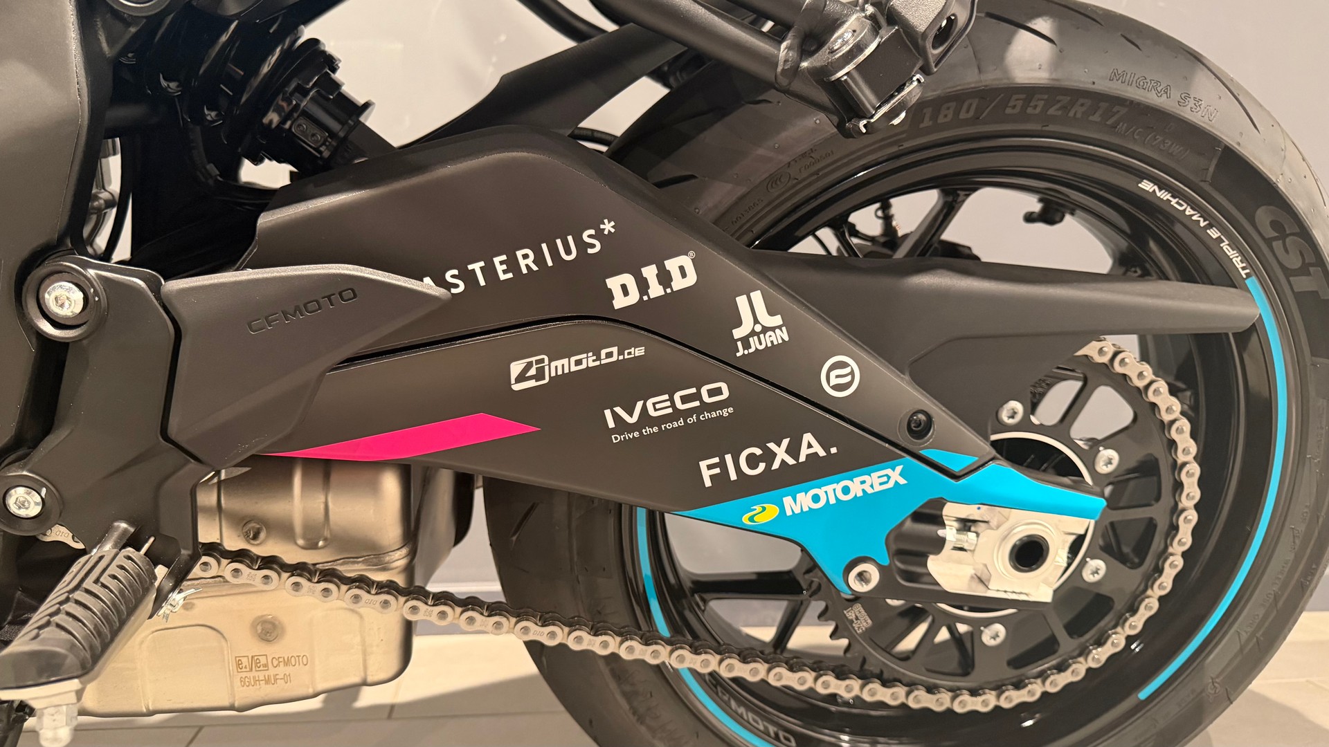 CF MOTO 675 NK 35KW-image-8
