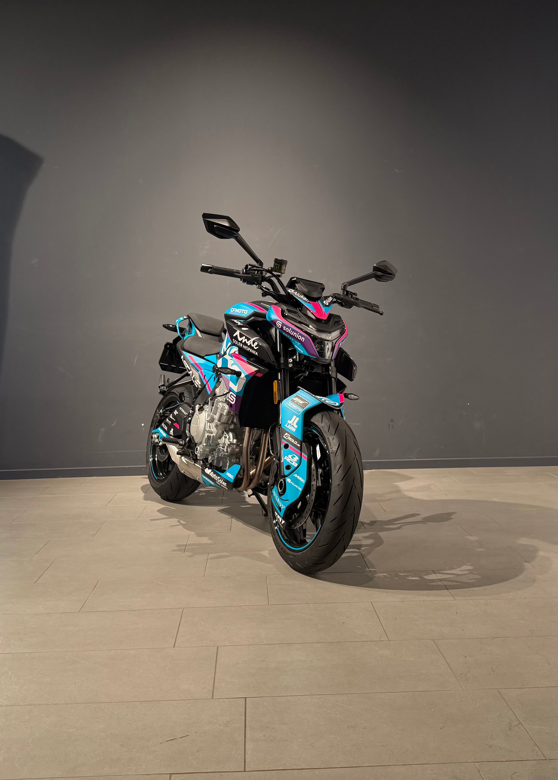 CF MOTO 675 NK 35KW-showroom-element-1