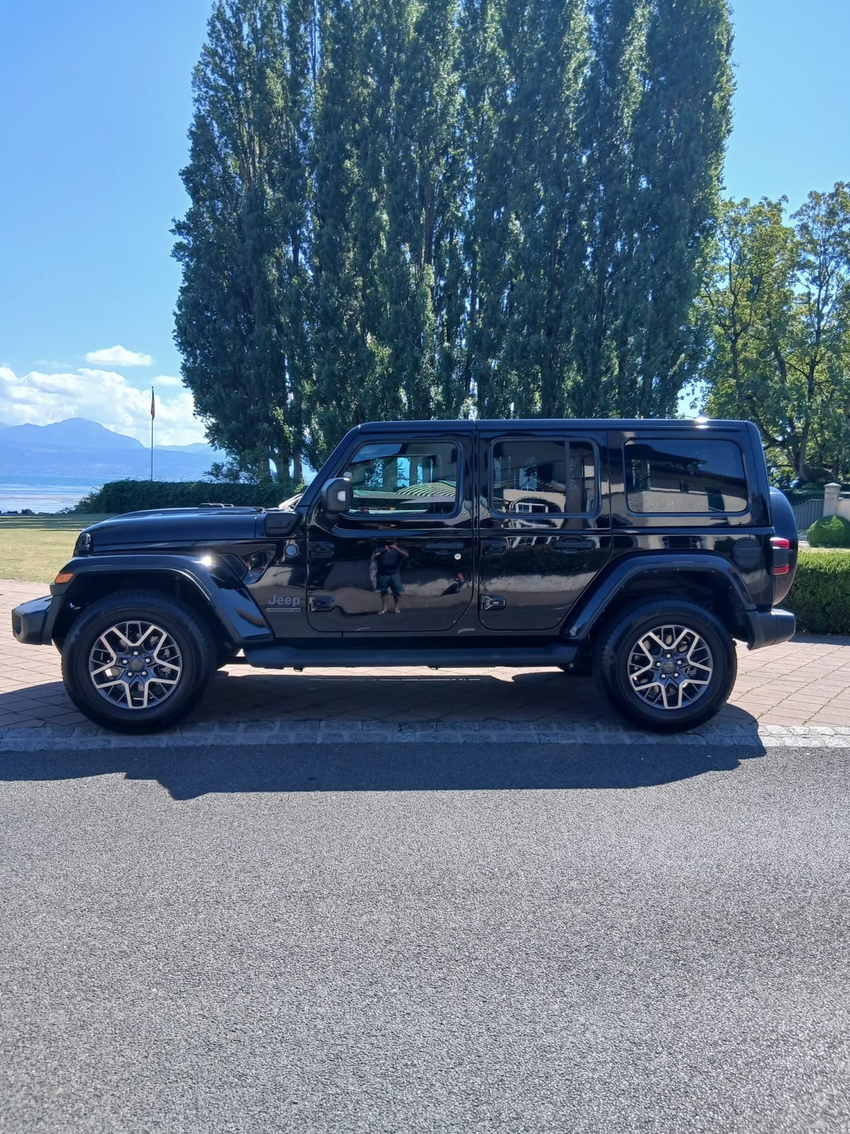 JEEP 2.0 Turbo Sahara Unlimited 4xe-image-2