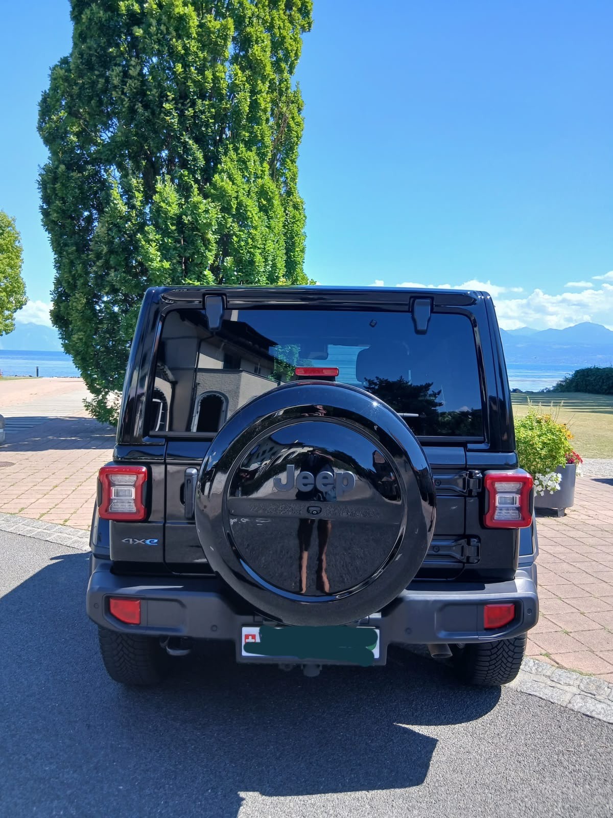 JEEP 2.0 Turbo Sahara Unlimited 4xe-image-3