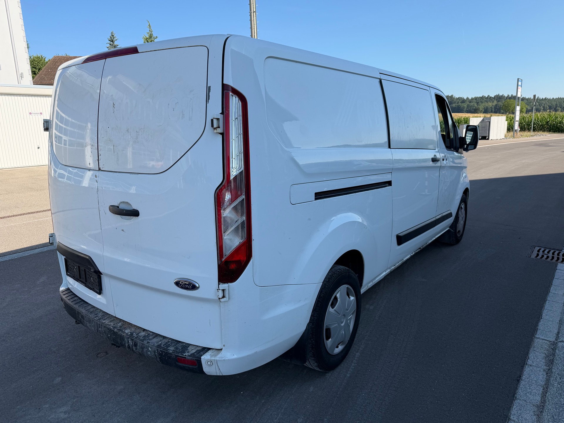 FORD Transit Custom Van 320 L2H1 Limited A-image-4