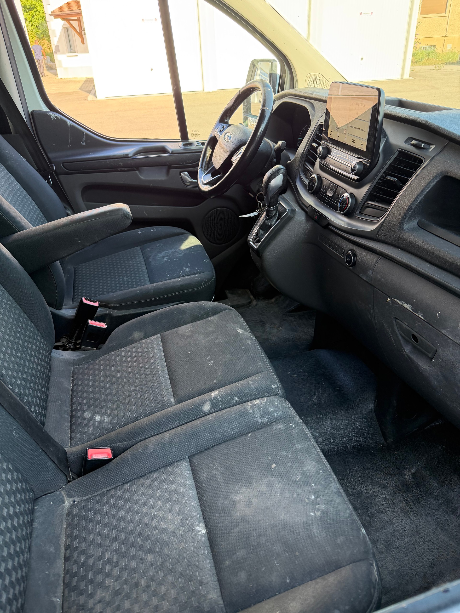 FORD Transit Custom Van 320 L2H1 Limited A-image-6