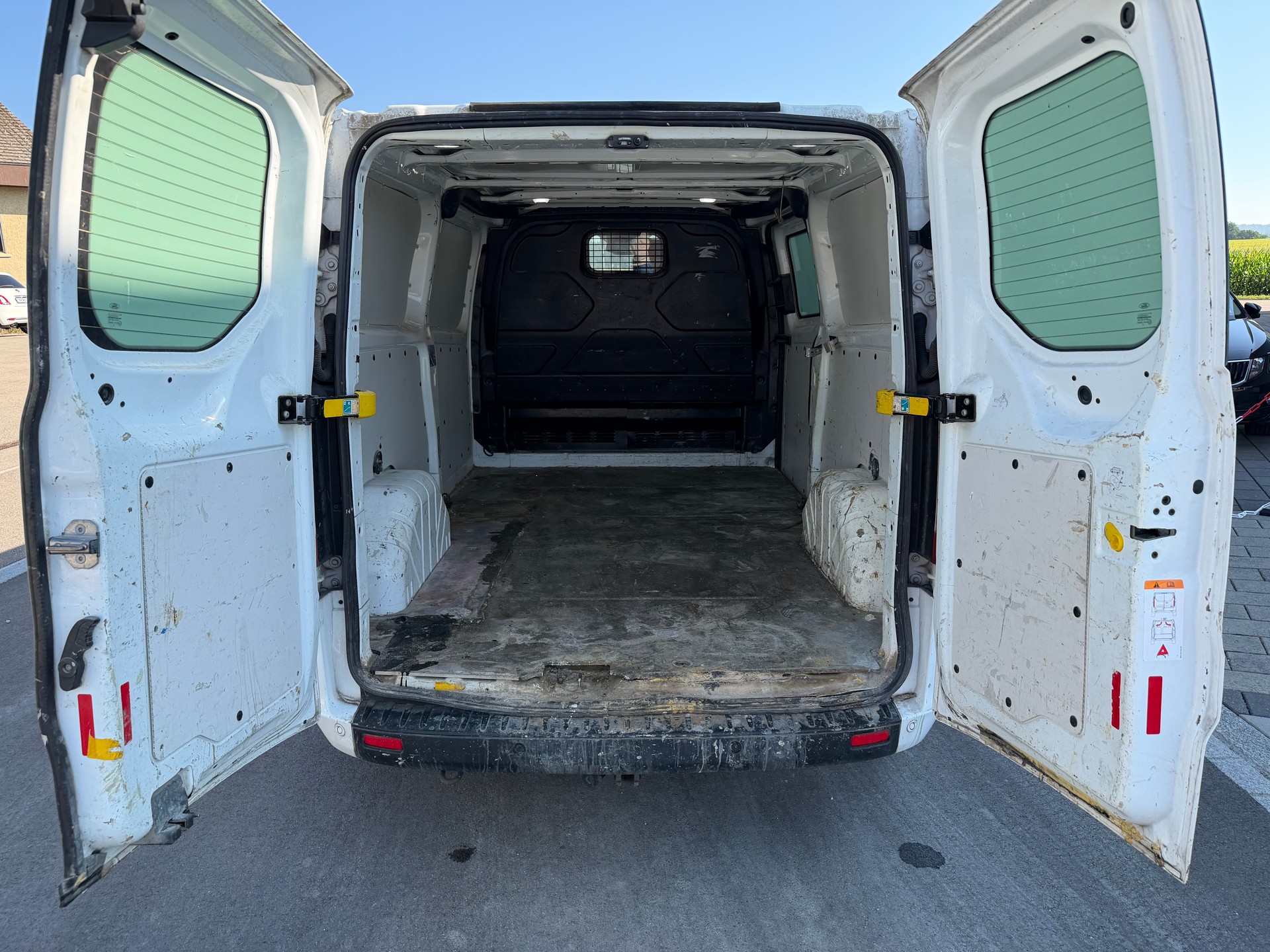 FORD Transit Custom Van 320 L2H1 Limited A-image-5