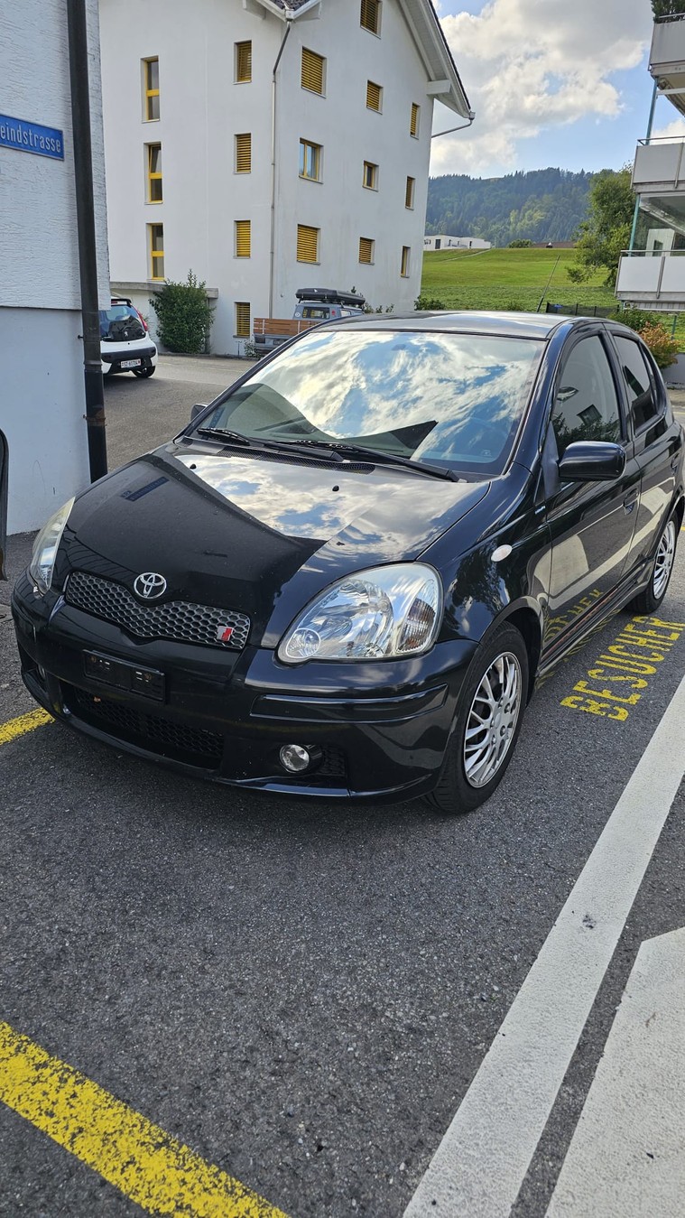TOYOTA Yaris 1.5 TS-image-1
