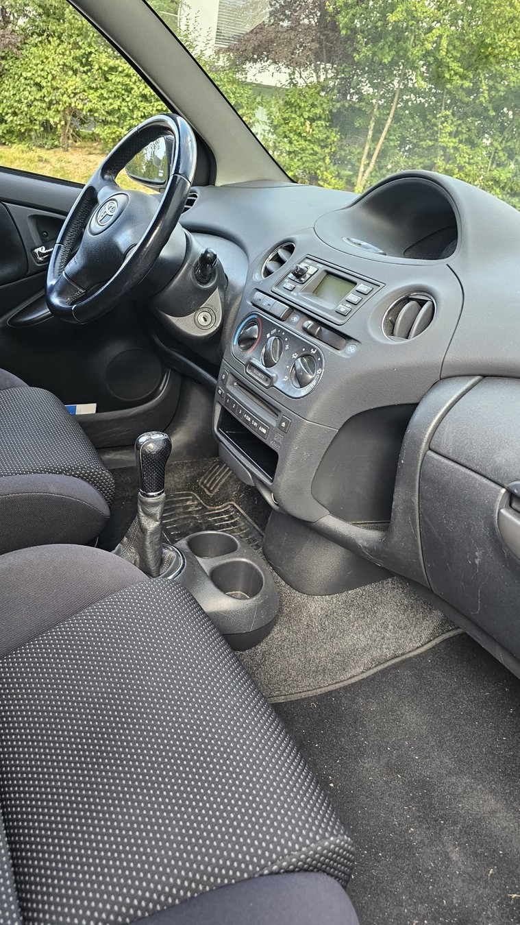 TOYOTA Yaris 1.5 TS-image-8