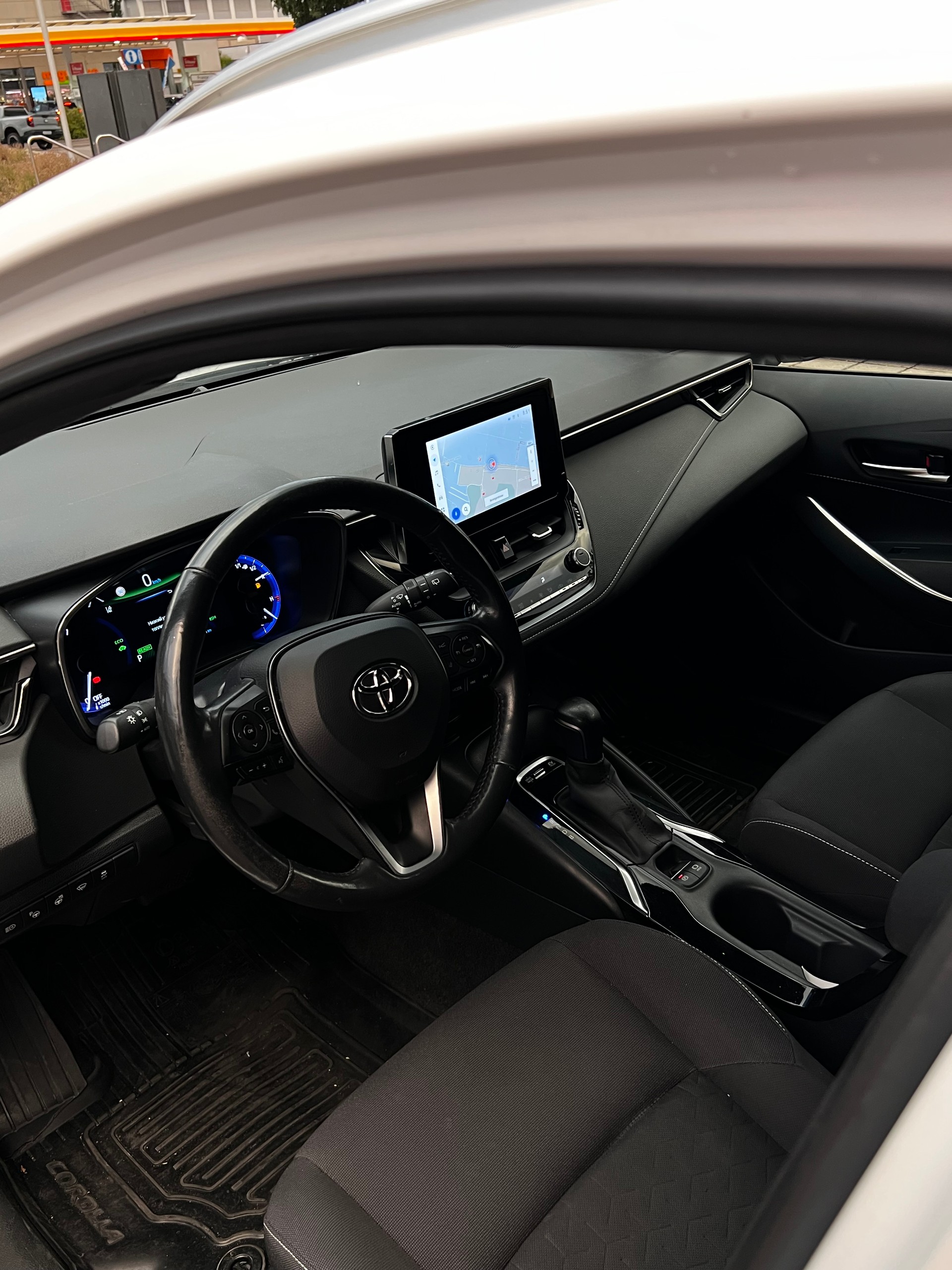 TOYOTA Touring Sports 1.8 HSD Comfort e-CVT-image-4