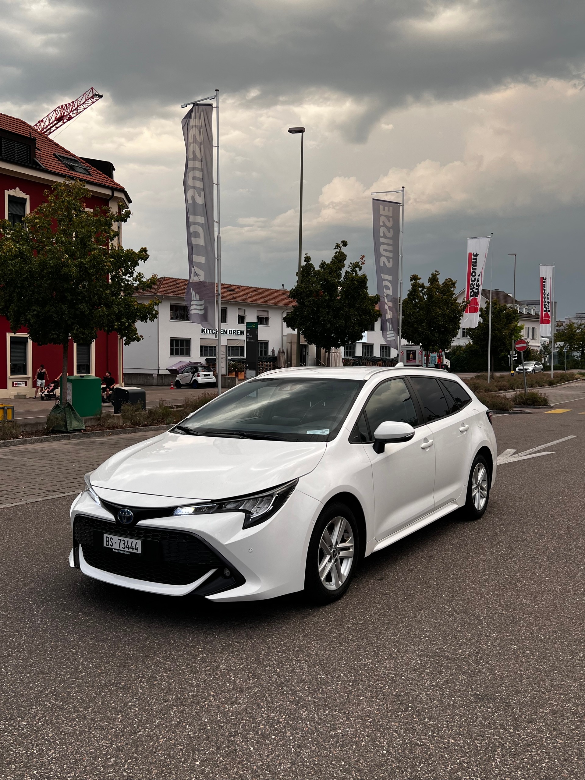 TOYOTA Touring Sports 1.8 HSD Comfort e-CVT-image-0