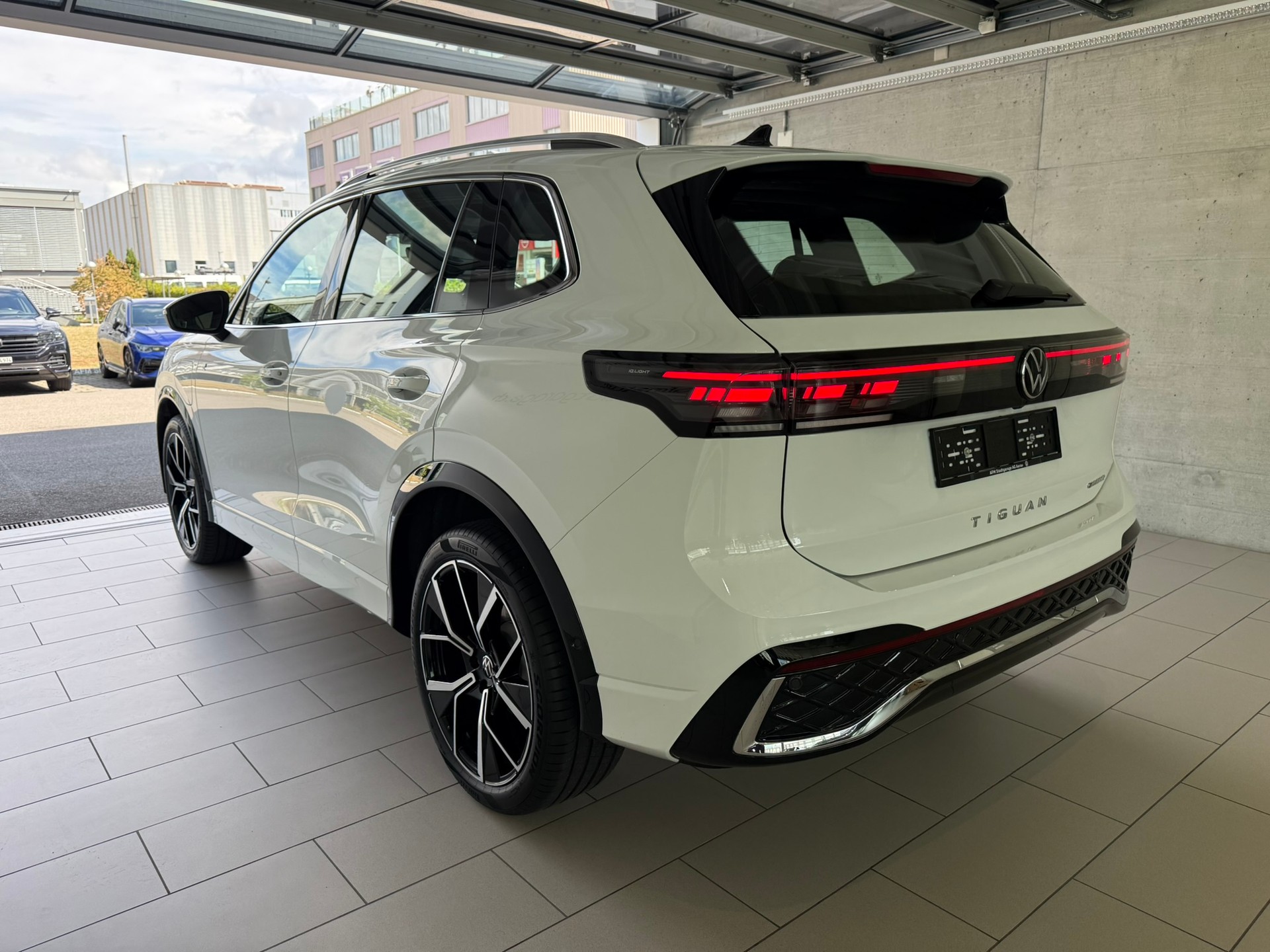 VW Tiguan 1.5 TSI evo2 eHybrid R-Line DSG-image-3