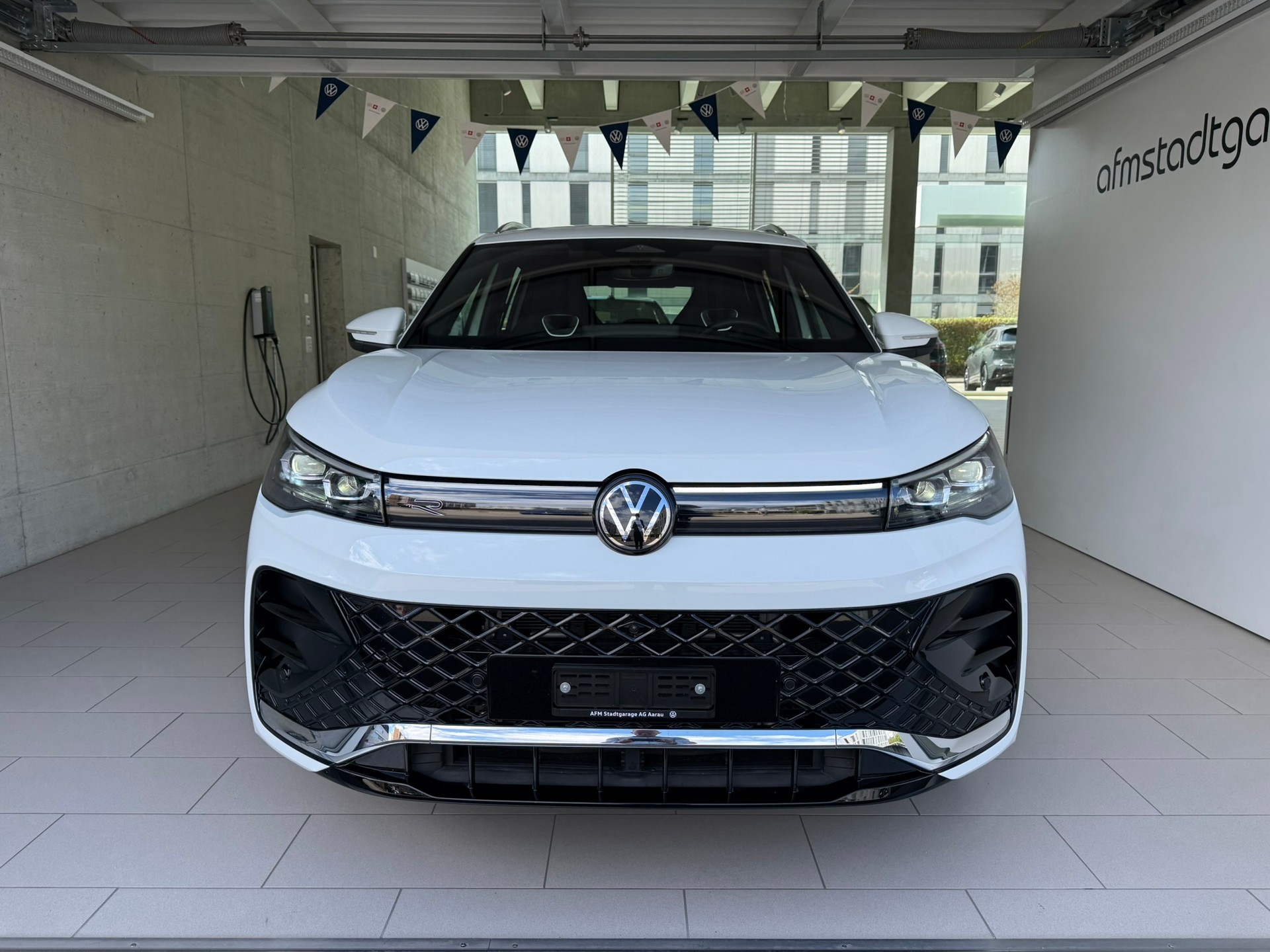 VW Tiguan 1.5 TSI evo2 eHybrid R-Line DSG-showroom-element-1