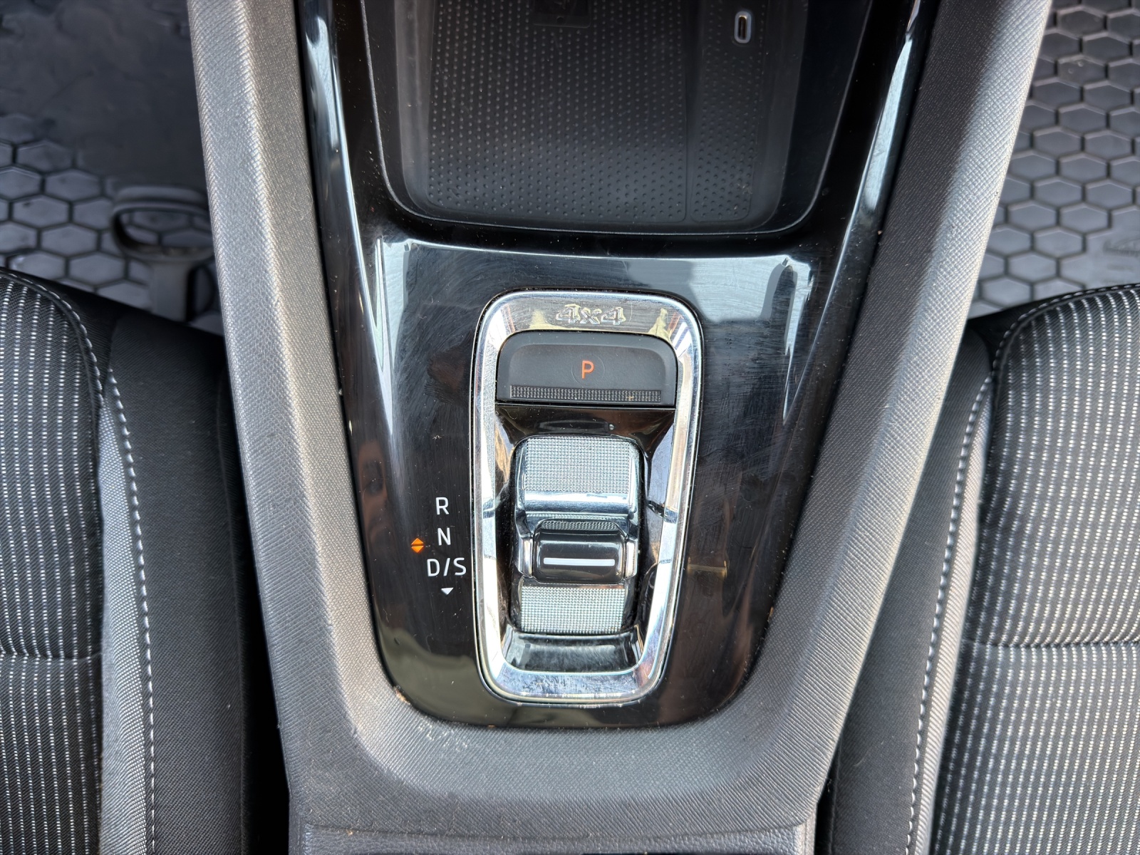SKODA Octavia Combi 2.0 TDI DSG Ambition 4x4-image-23