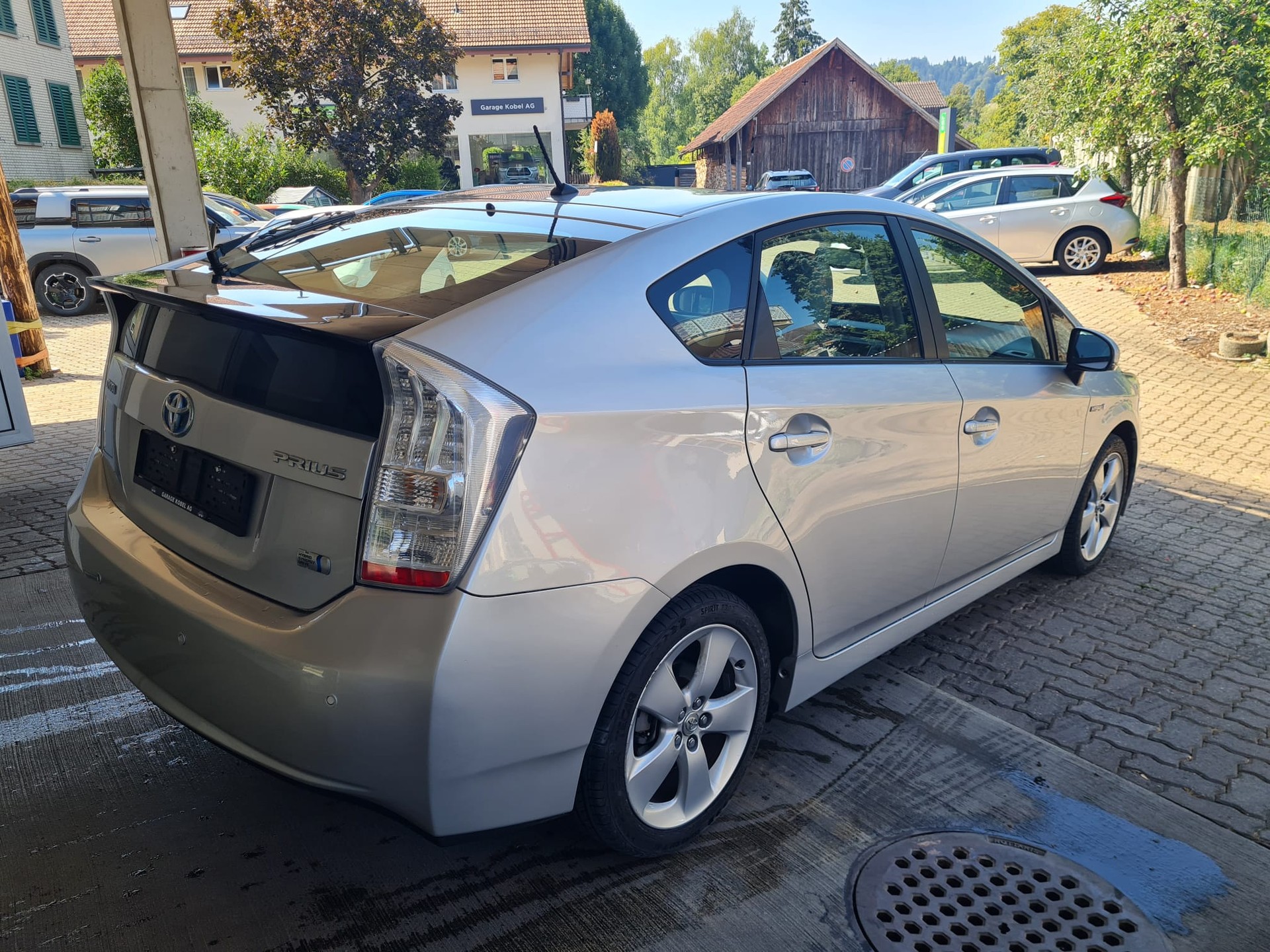 TOYOTA Prius 1.8 16V HSD Sol Premium-image-2