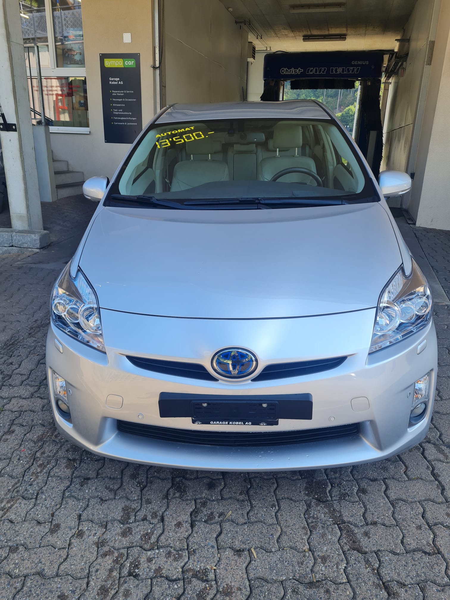 TOYOTA Prius 1.8 16V HSD Sol Premium-image-1