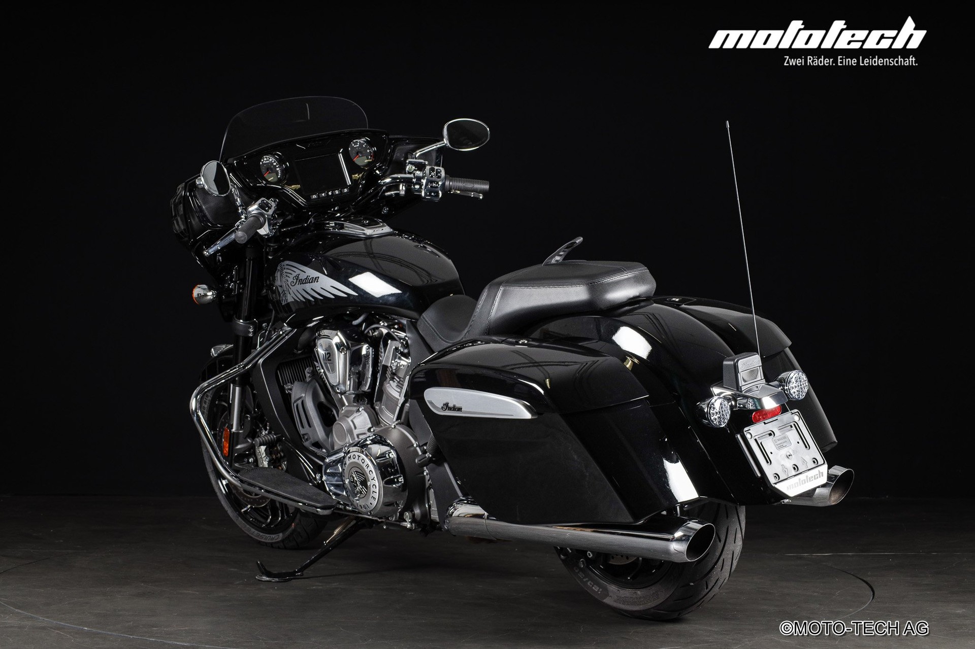 INDIAN Chieftain Power Plus 112 Limited-showroom-element-3