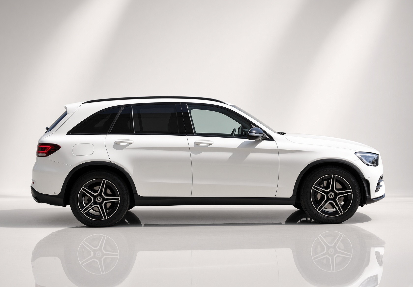 MERCEDES-BENZ GLC 300 d AMG Line 4Matic 9G-Tronic-image-5