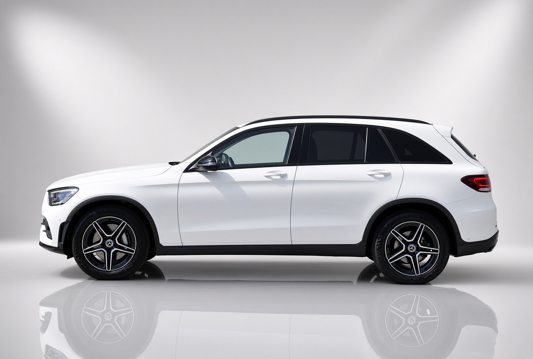 MERCEDES-BENZ GLC 300 d AMG Line 4Matic 9G-Tronic-image-1