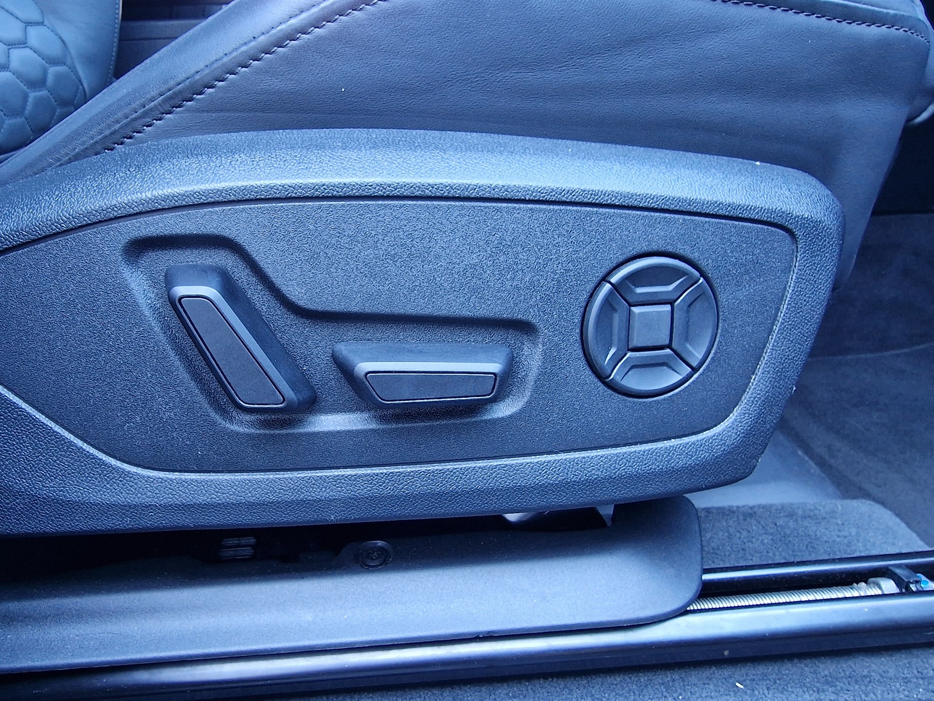 AUDI RS Q3 2.5 TFSI quattro S tronic RS Sportauspuff 24Mt Gara-image-13